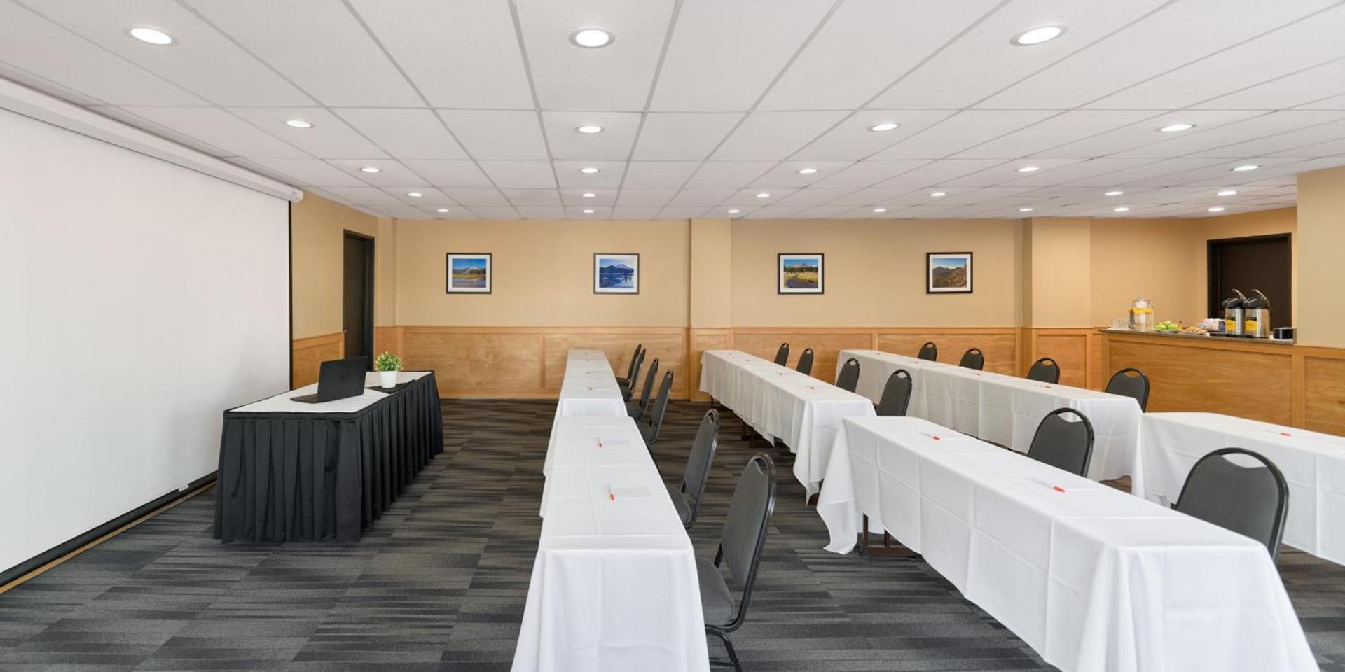 Waypoint Hotel photo 47