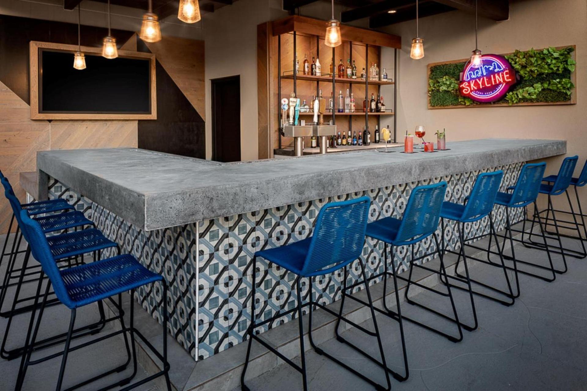 Holiday Inn Express Hotel & Suites Austin Downtown - University by IHG photo 3