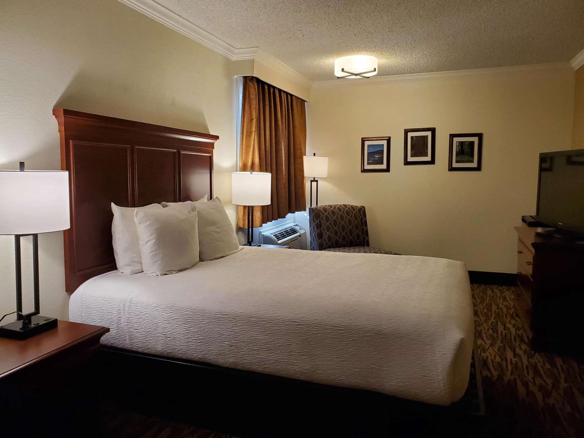 Best Western Plus Humboldt House Inn photo 30
