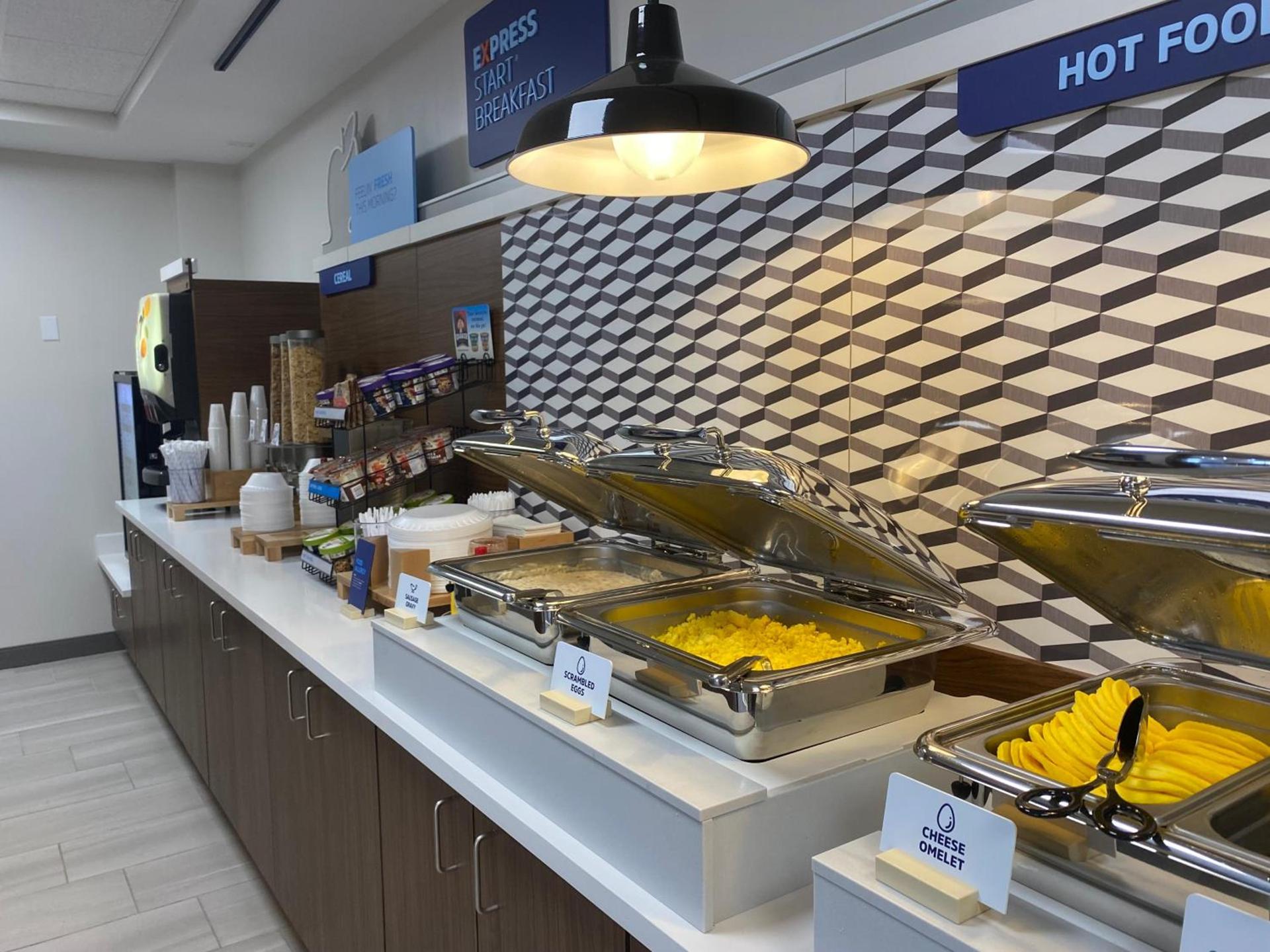 Holiday Inn Express Plymouth by IHG photo 61