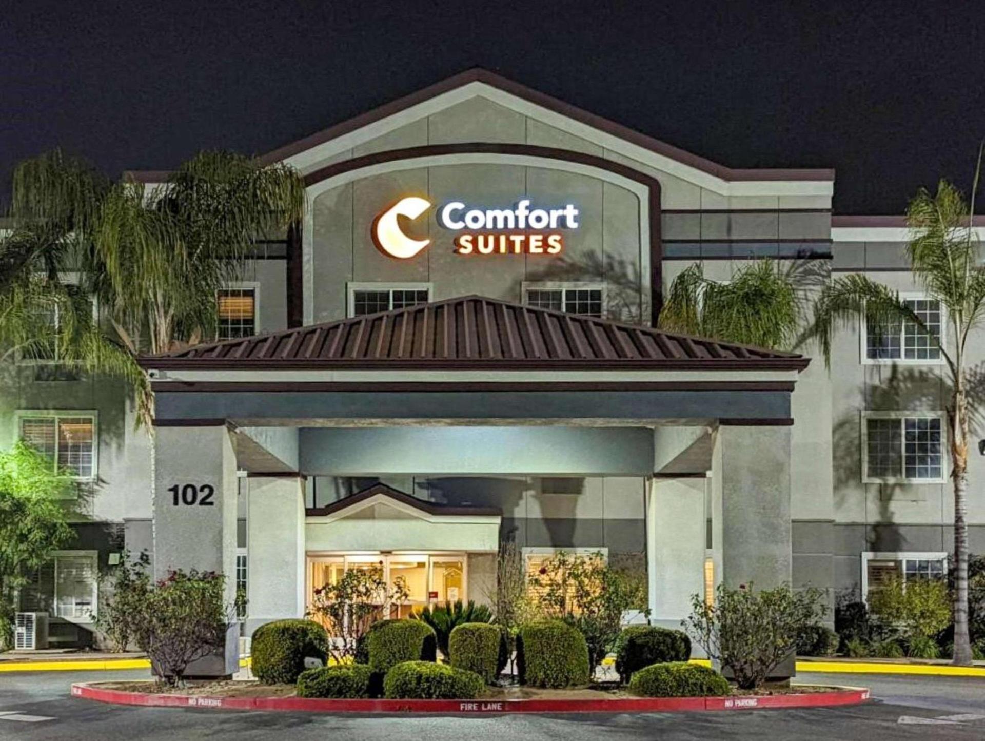 Comfort Suites Fresno River Park photo 1