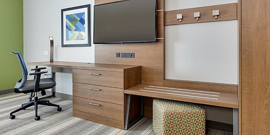 Holiday Inn Express & Suites - Denton North by IHG photo 52