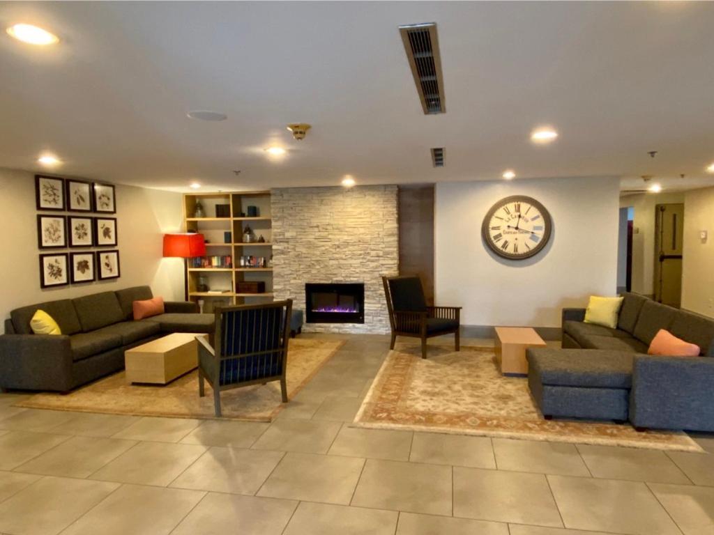 Country Inn & Suites by Radisson, Jackson, TN photo 12
