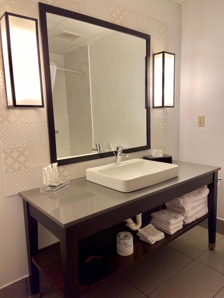 Country Inn & Suites by Radisson, Jackson, TN photo 8