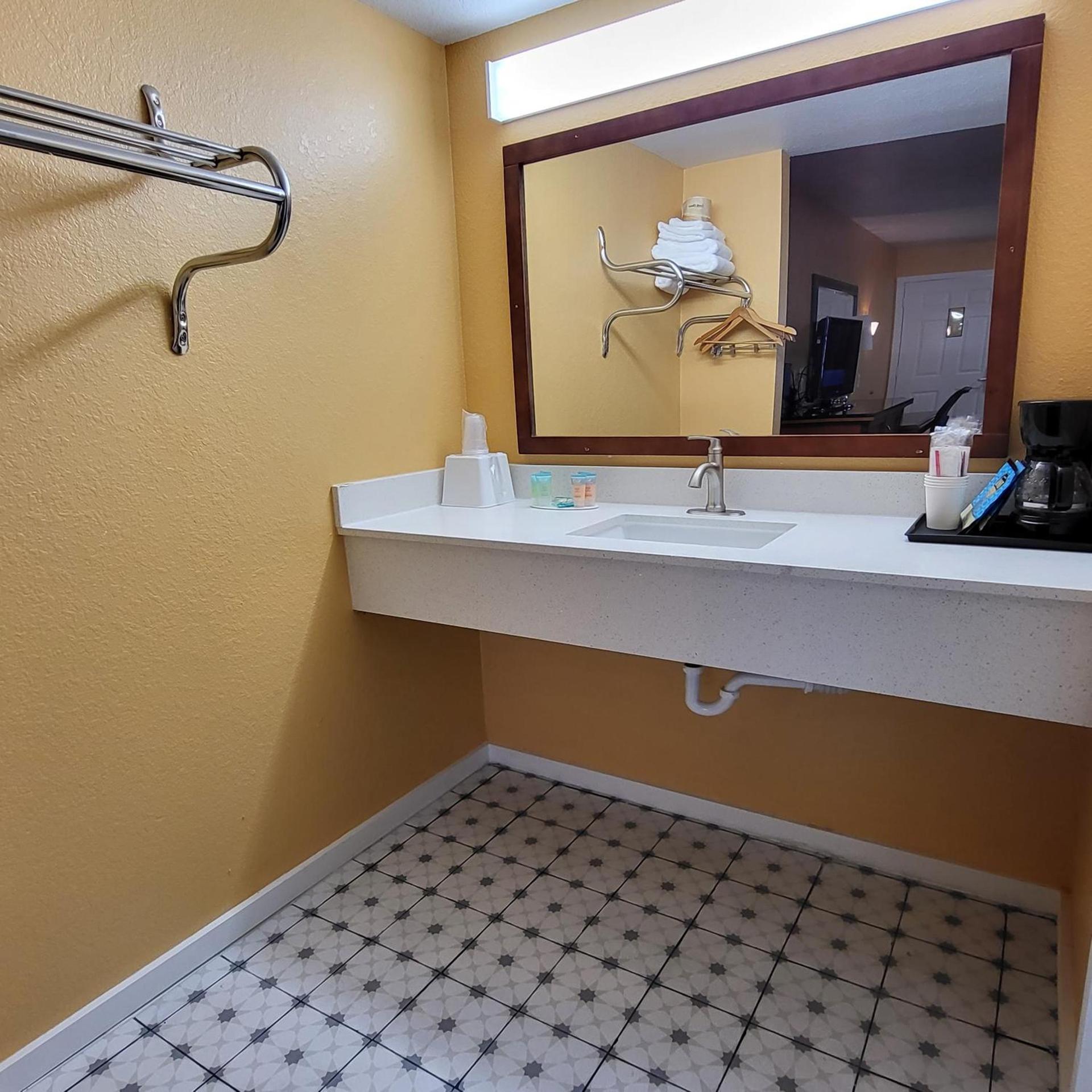 Olympic Inn & Suites Port Angeles photo 8