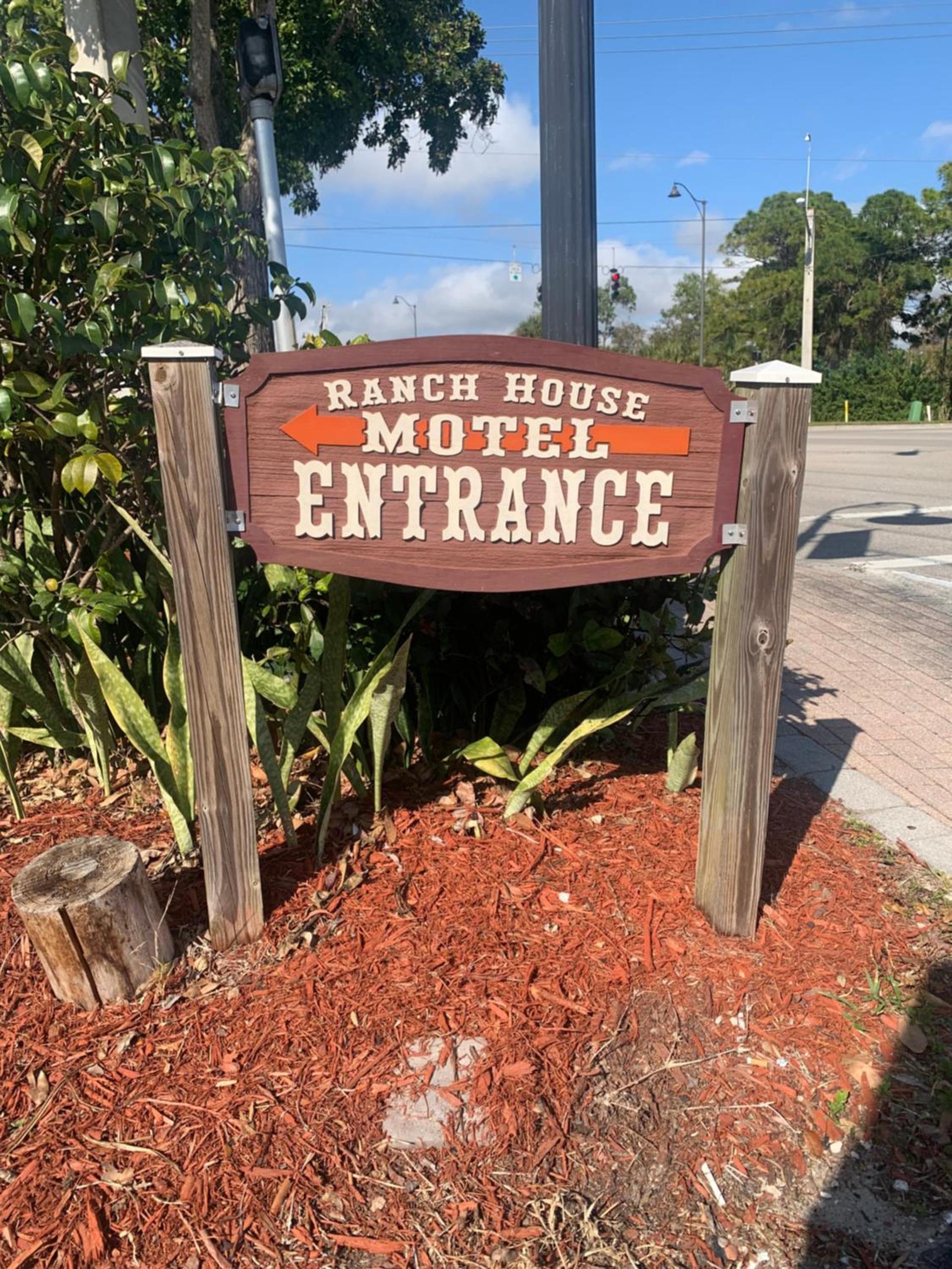 Buffalo Chip's Ranch House Motel photo 5