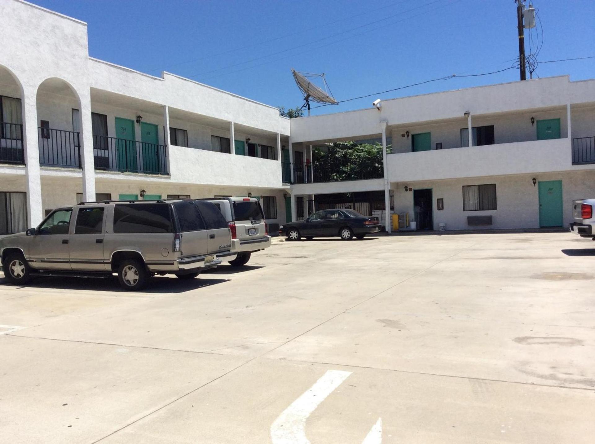 Eunice Plaza Motel photo 46