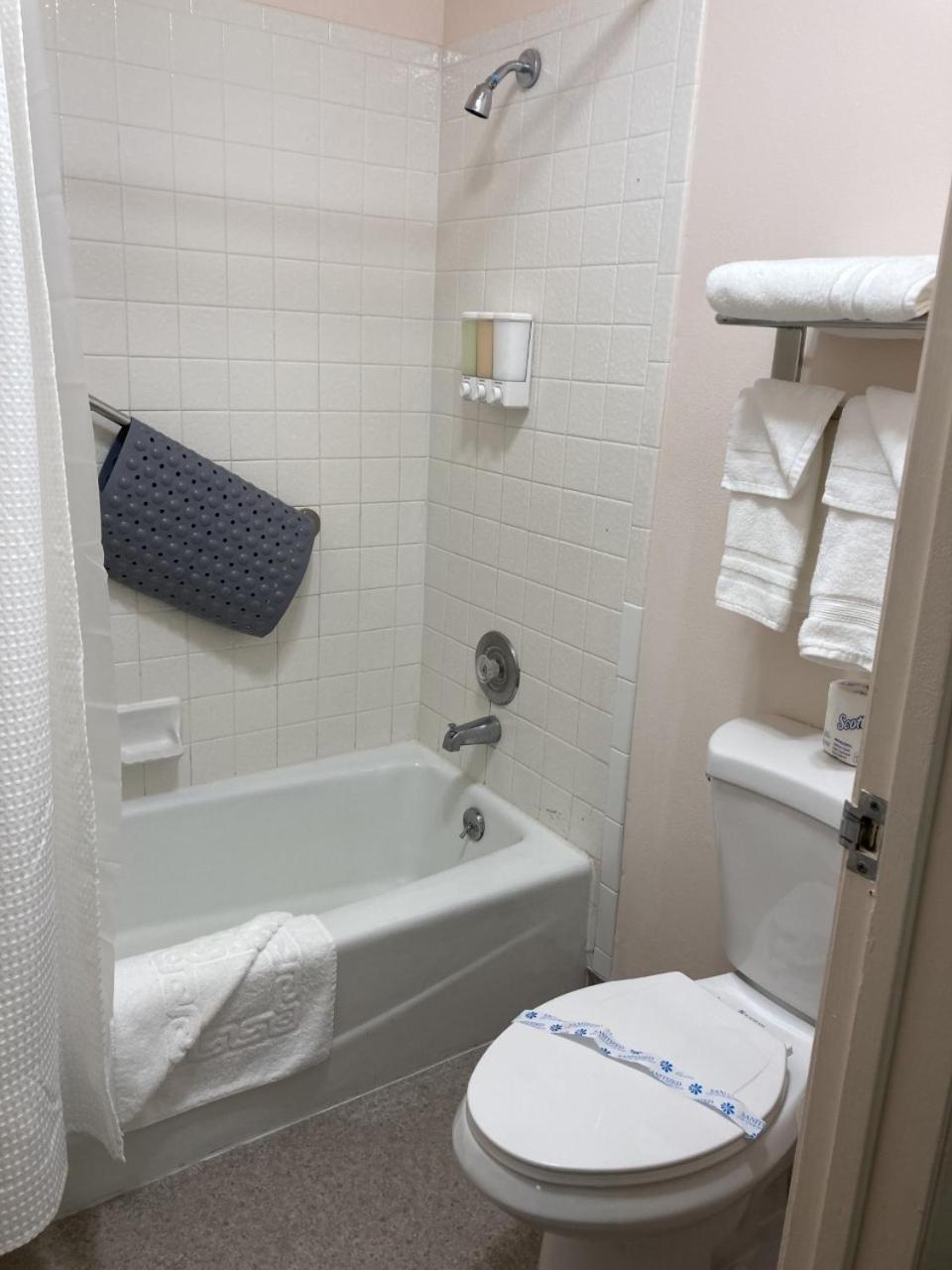 Coast Riders Inn photo 24