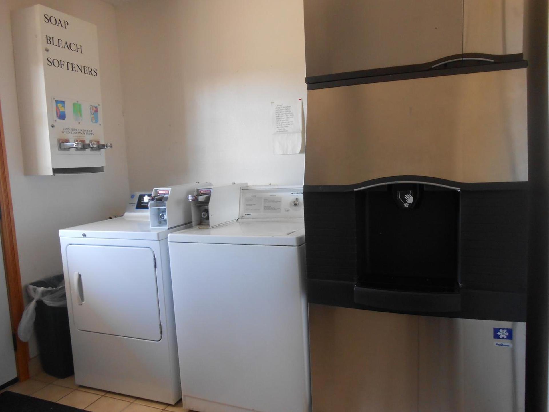 Budget Inn and Suites Siloam Springs photo 14