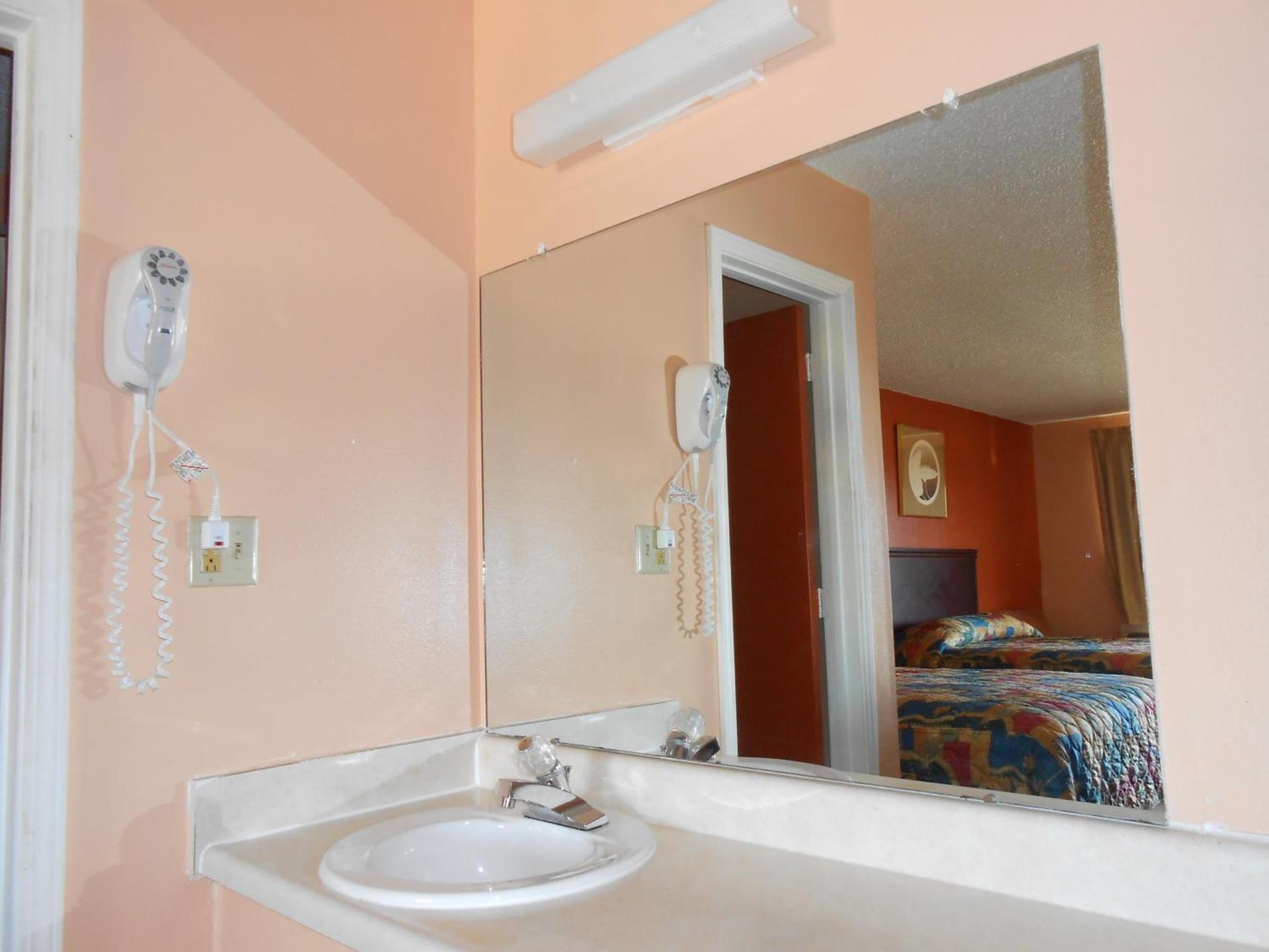 Budget Inn and Suites Siloam Springs photo 11