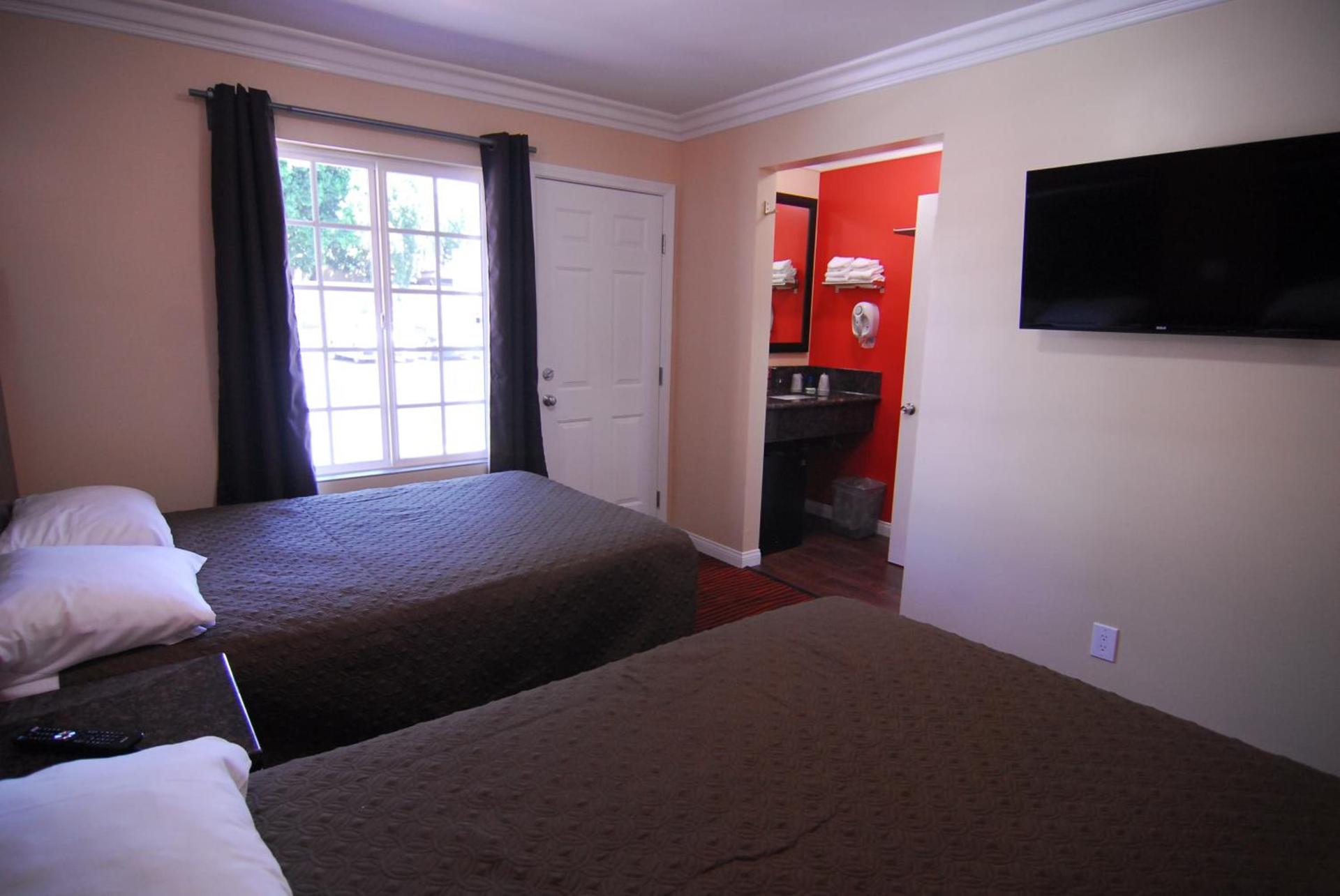Studio City Inn - Near Universal Studios Hollywood photo 22