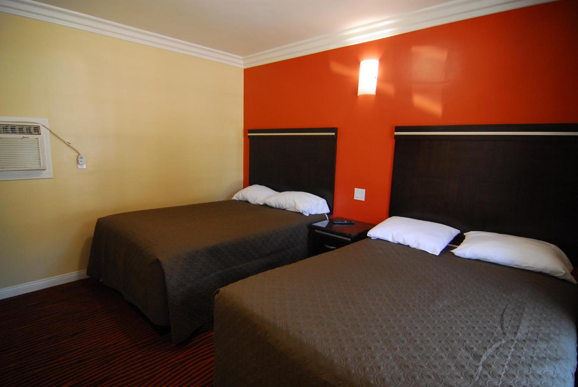Studio City Inn - Near Universal Studios Hollywood photo 24