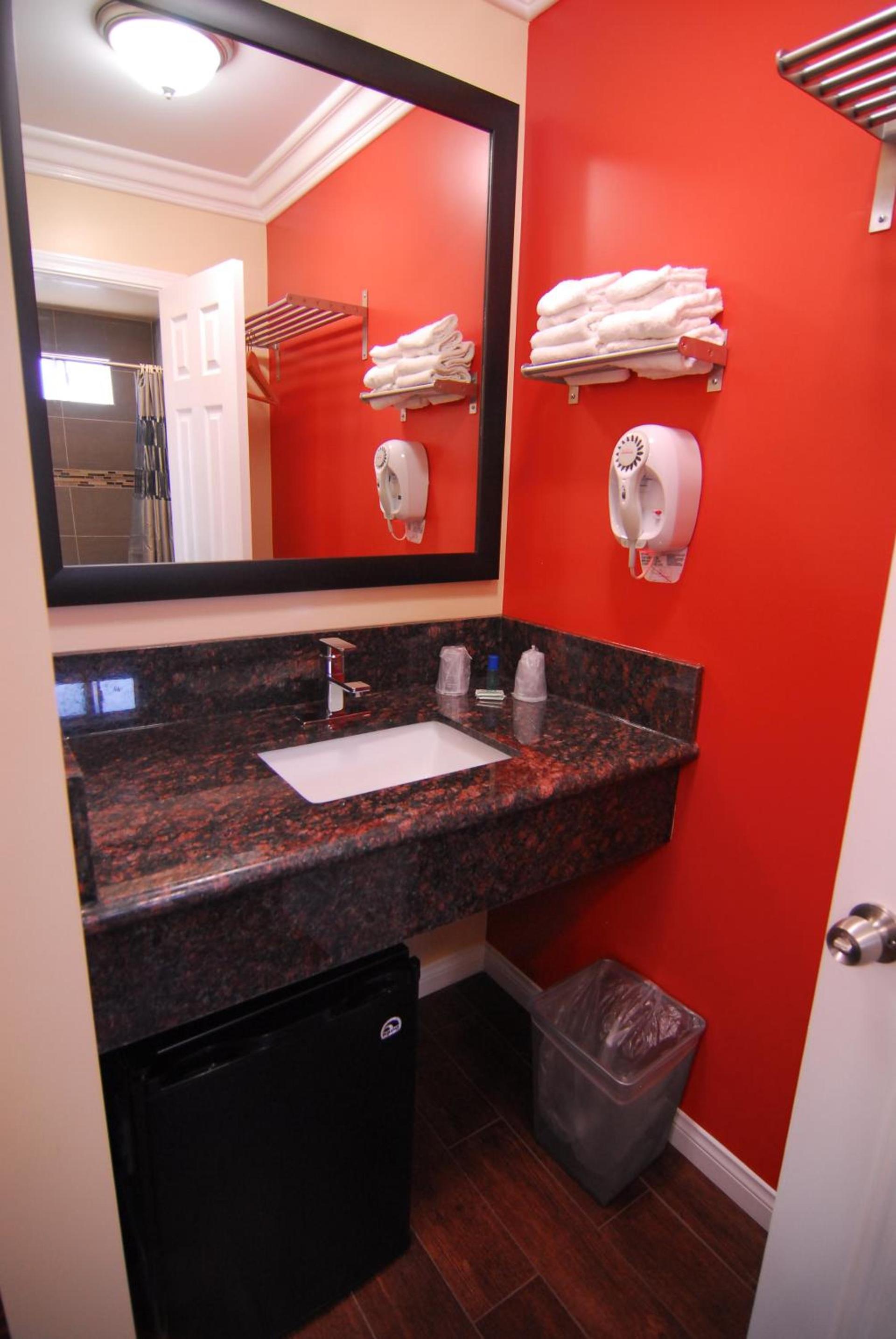 Studio City Inn - Near Universal Studios Hollywood photo 13