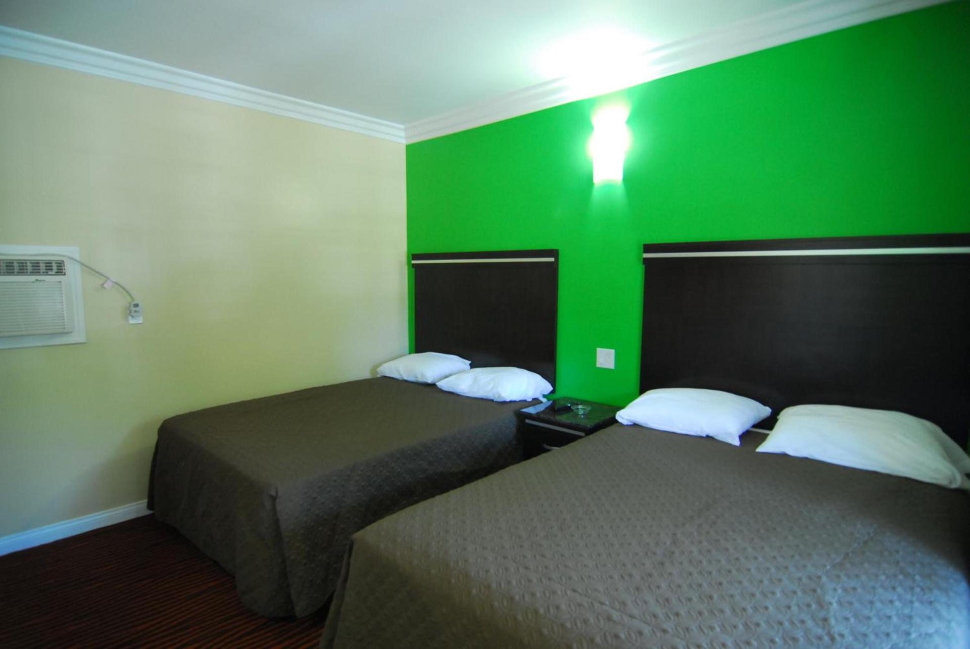 Studio City Inn - Near Universal Studios Hollywood photo 9