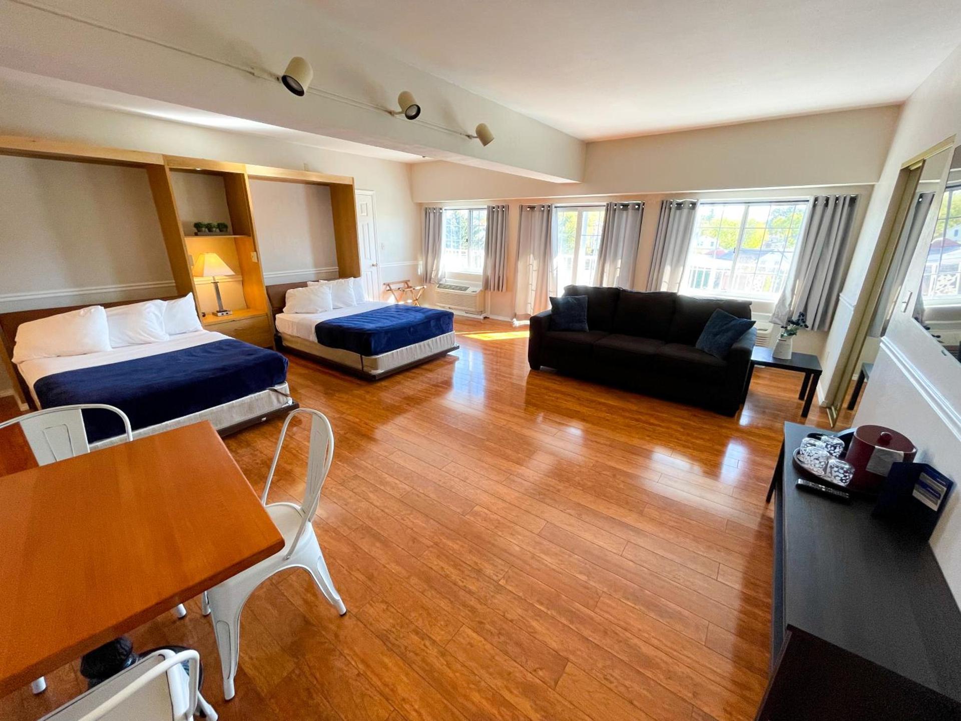 Riveredge Resort Hotel photo 52