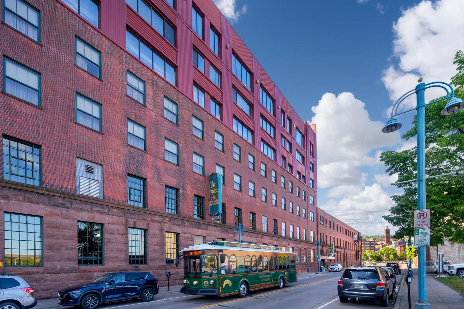The Suites Hotel at Waterfront Plaza photo 2