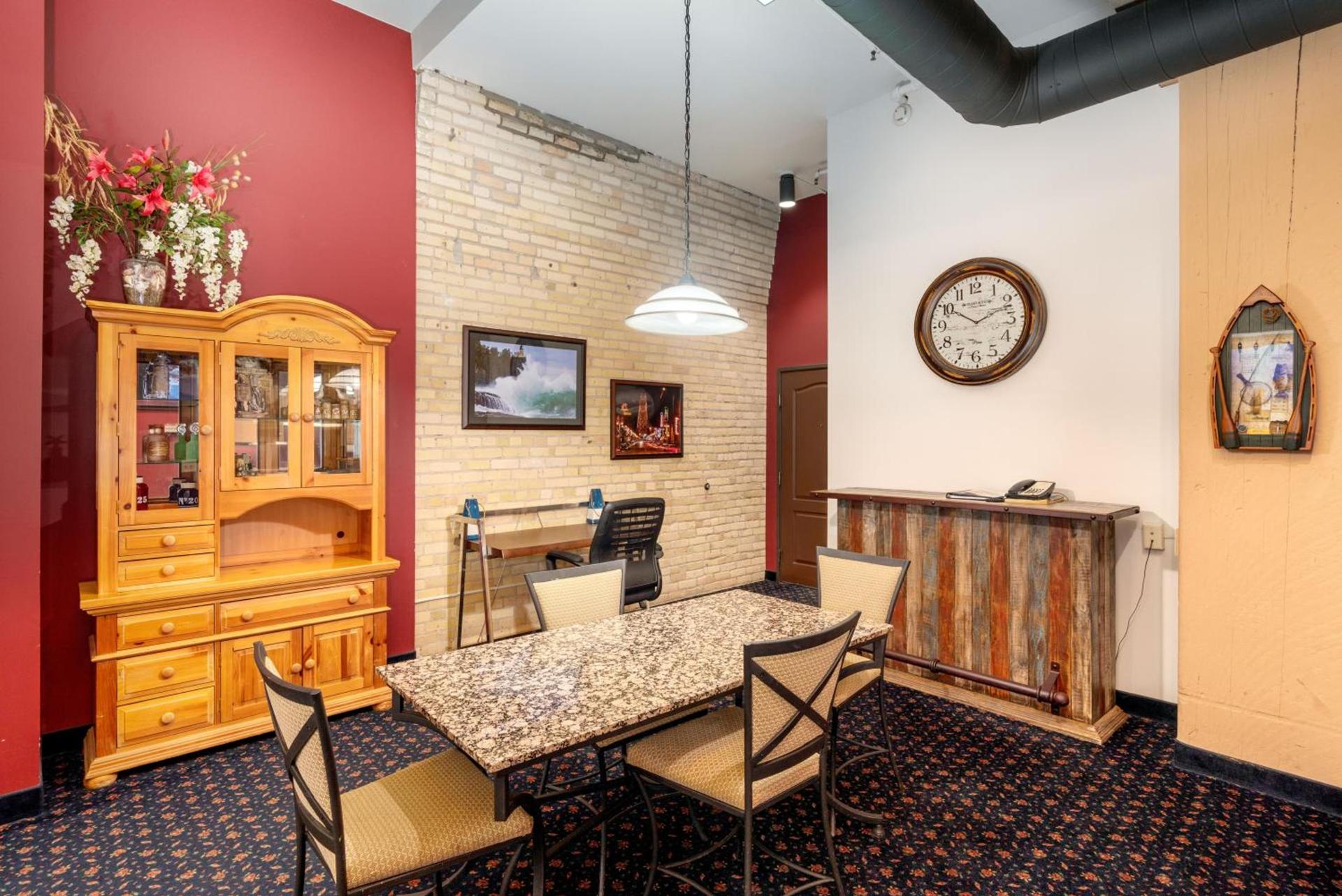 The Suites Hotel at Waterfront Plaza photo 11