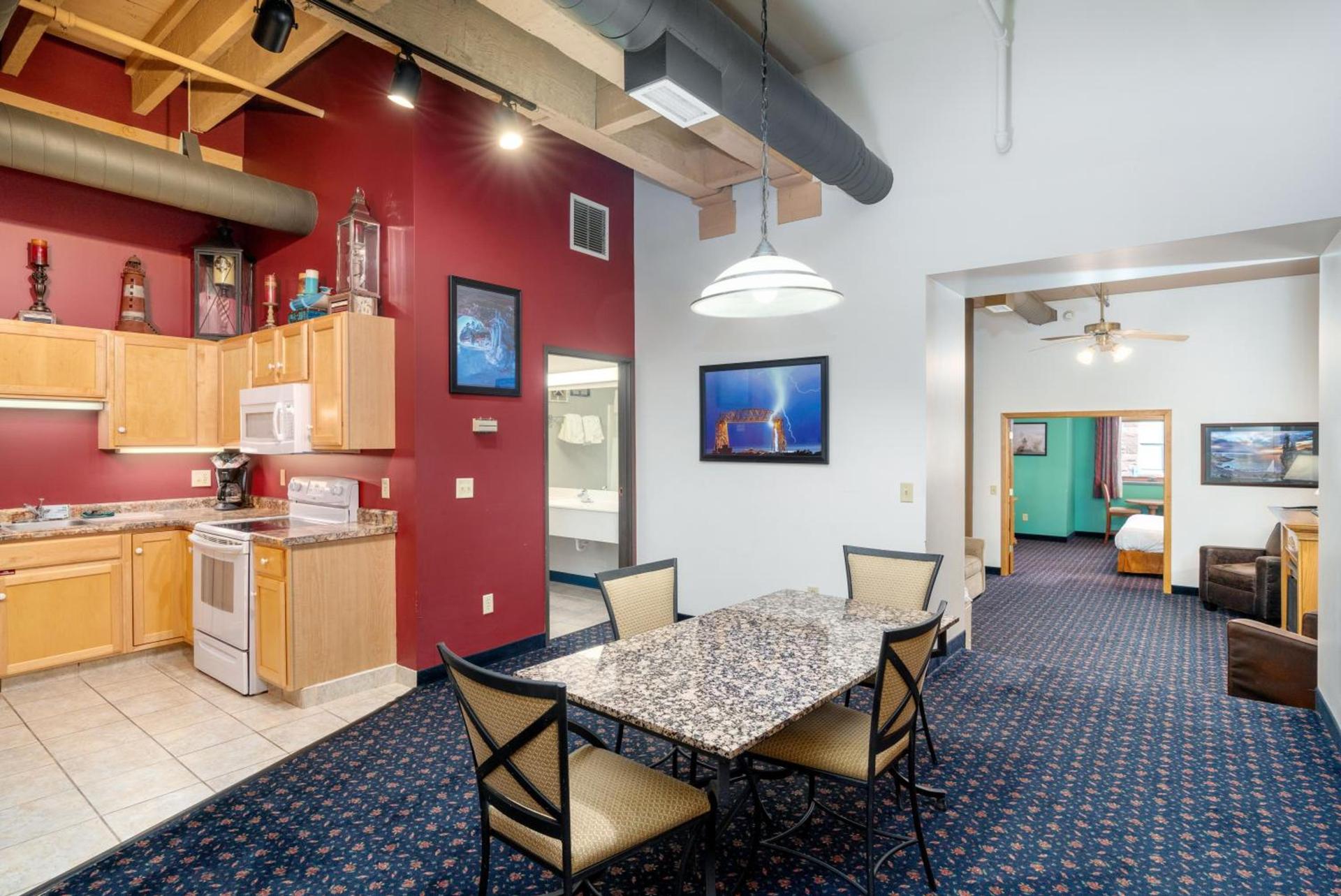The Suites Hotel at Waterfront Plaza photo 13