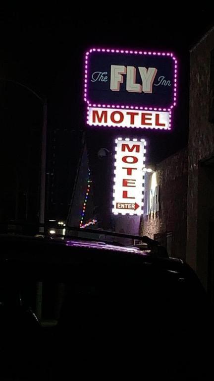 The Fly Inn Motel photo 8