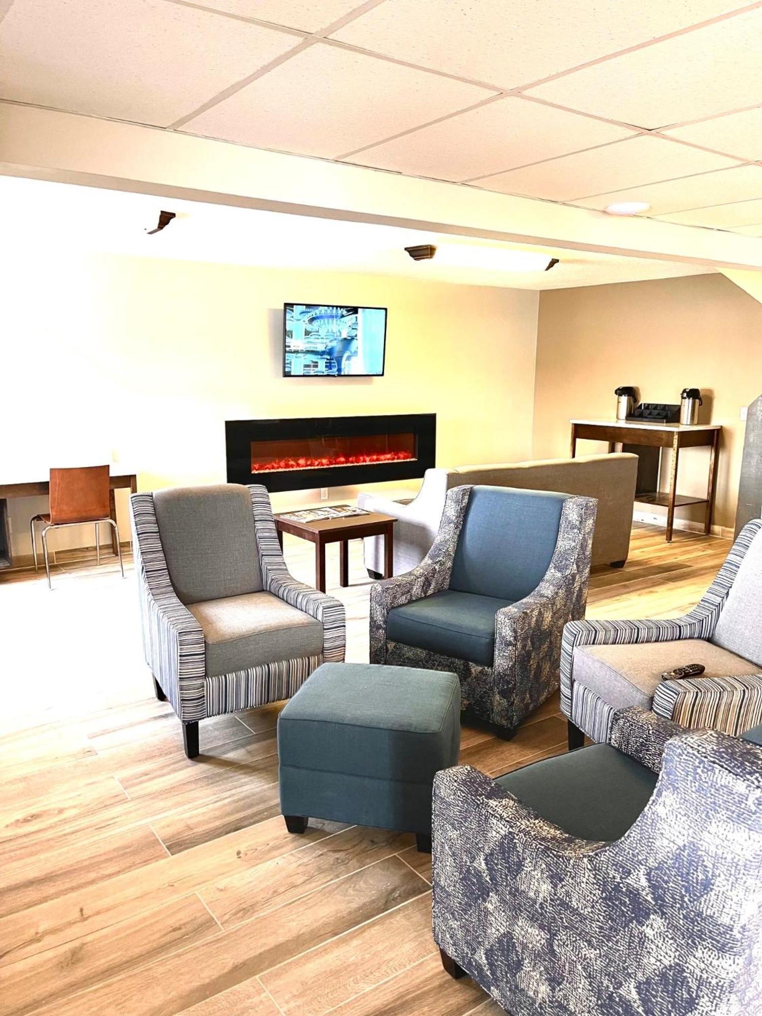 Econo Lodge Williston photo 32