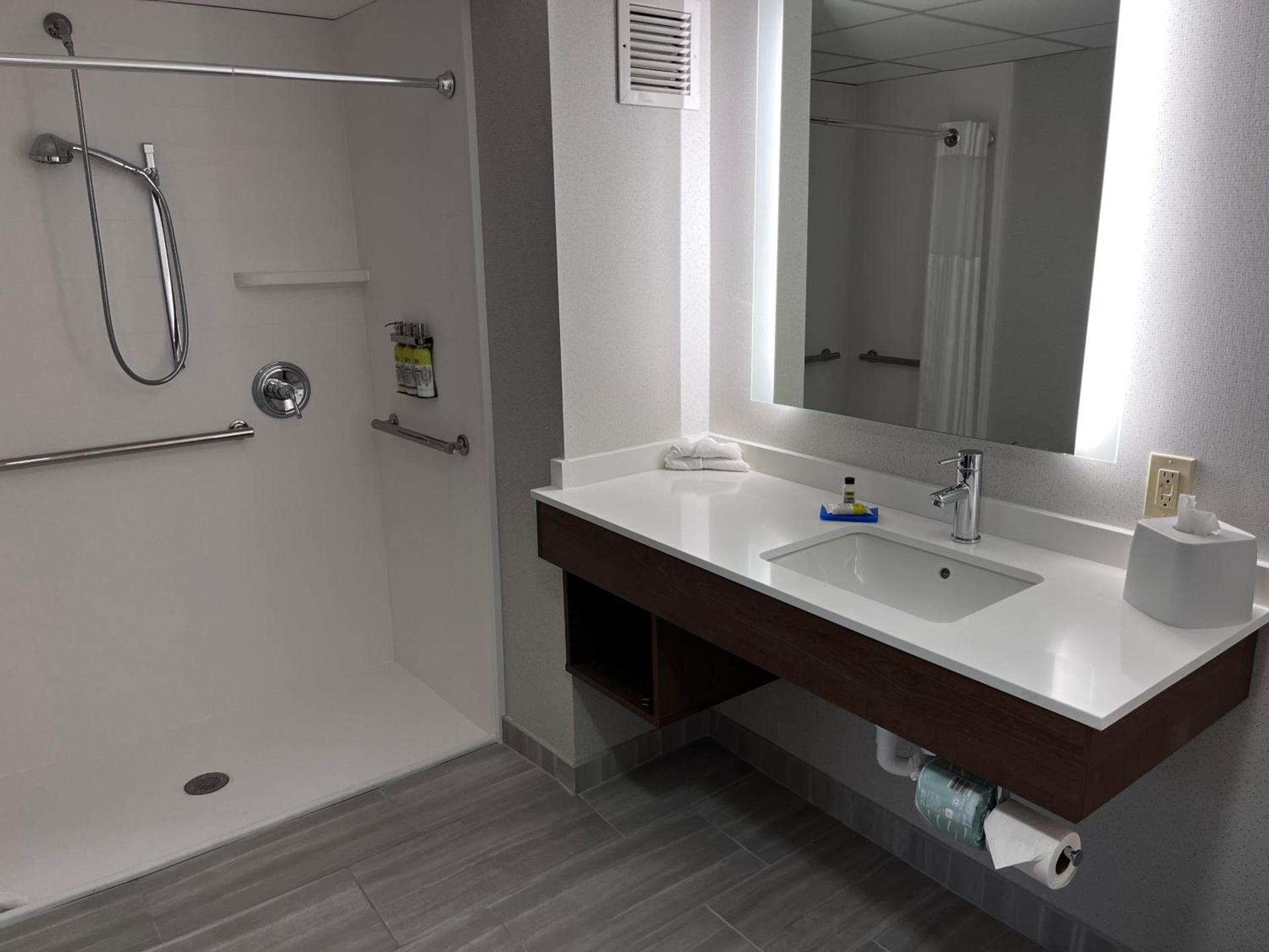 Holiday Inn Express & Suites Williamsport by IHG photo 35