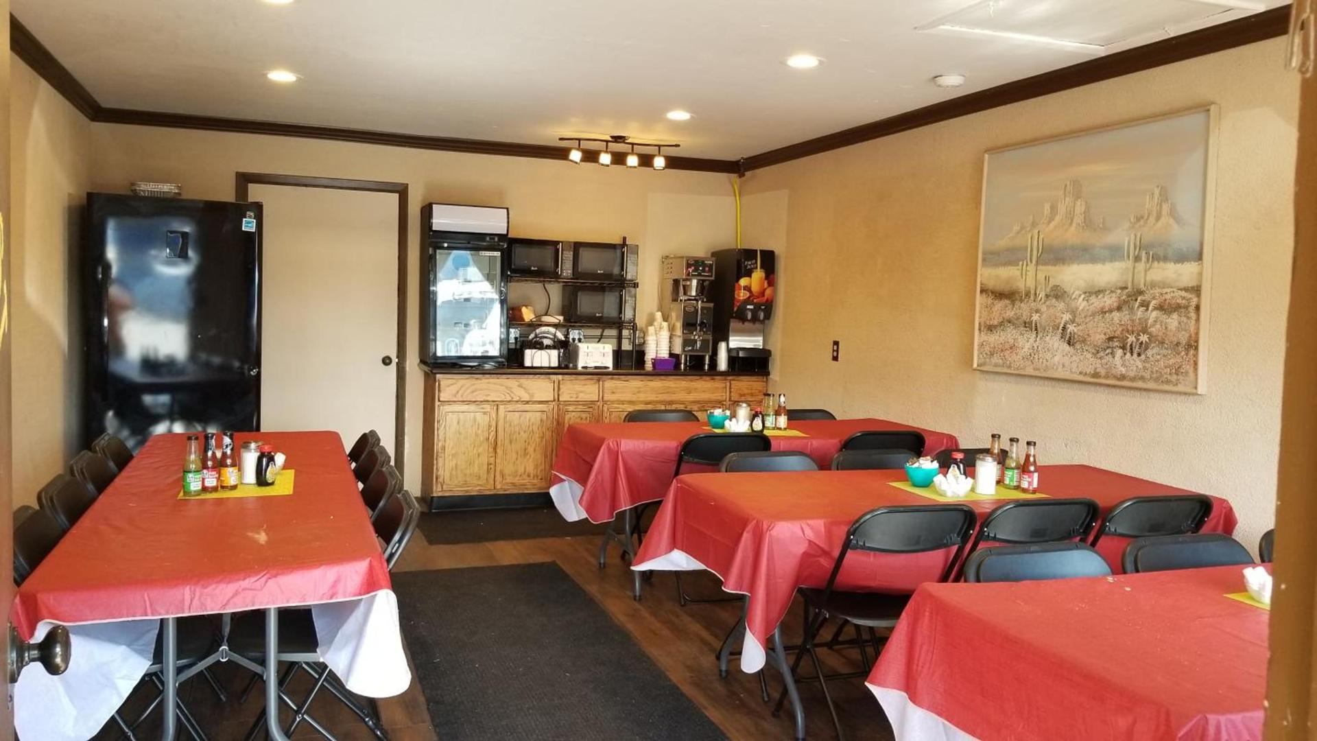 Adobe Sands Motel photo 40