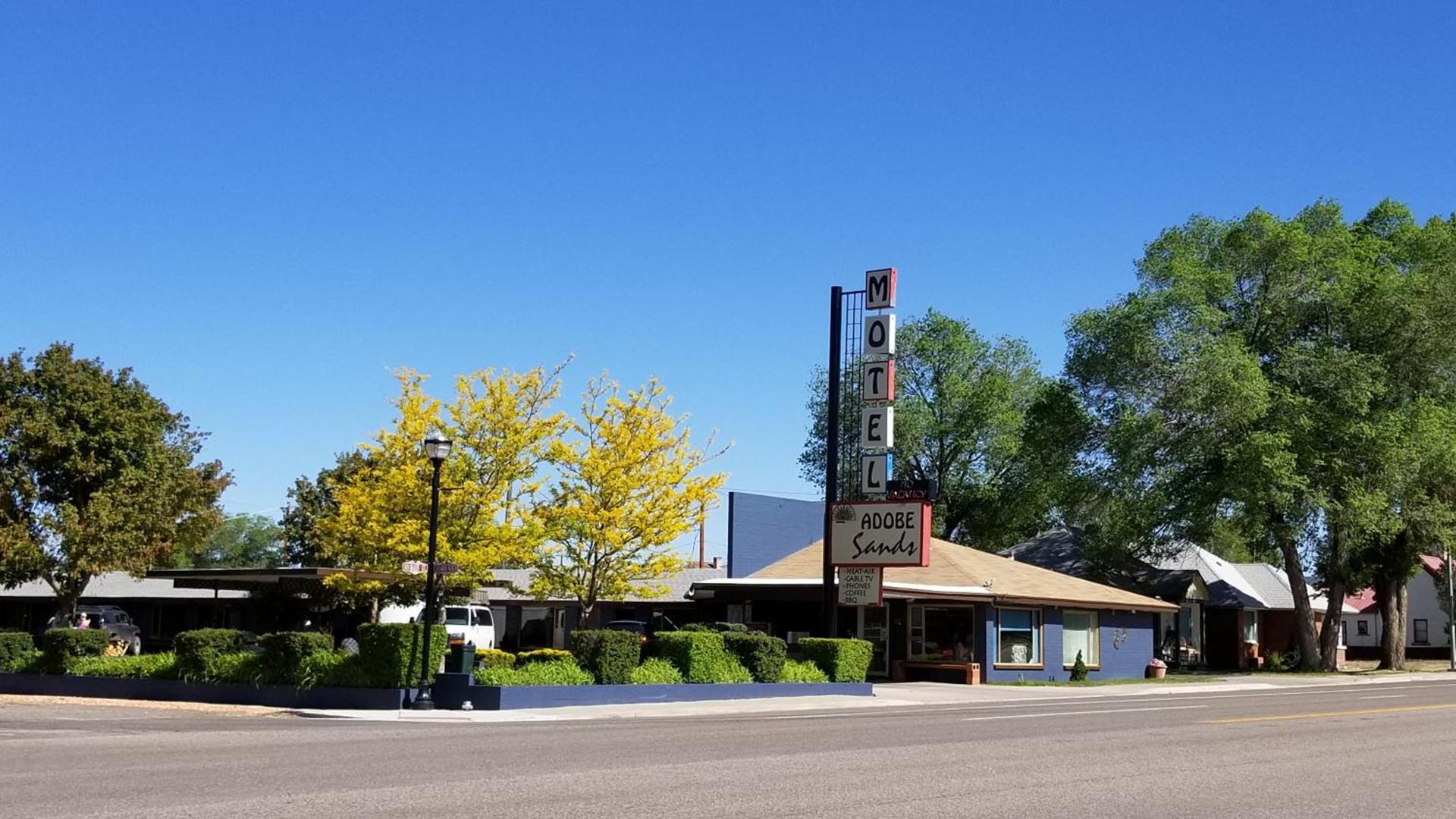 Adobe Sands Motel photo 41