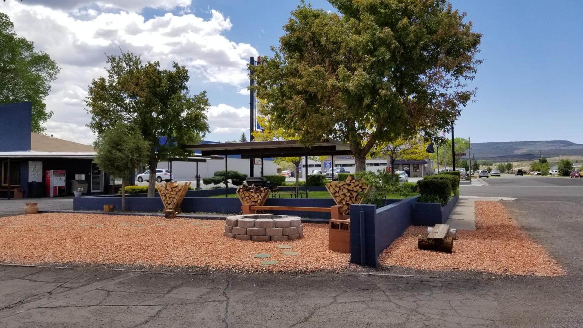 Adobe Sands Motel photo 46