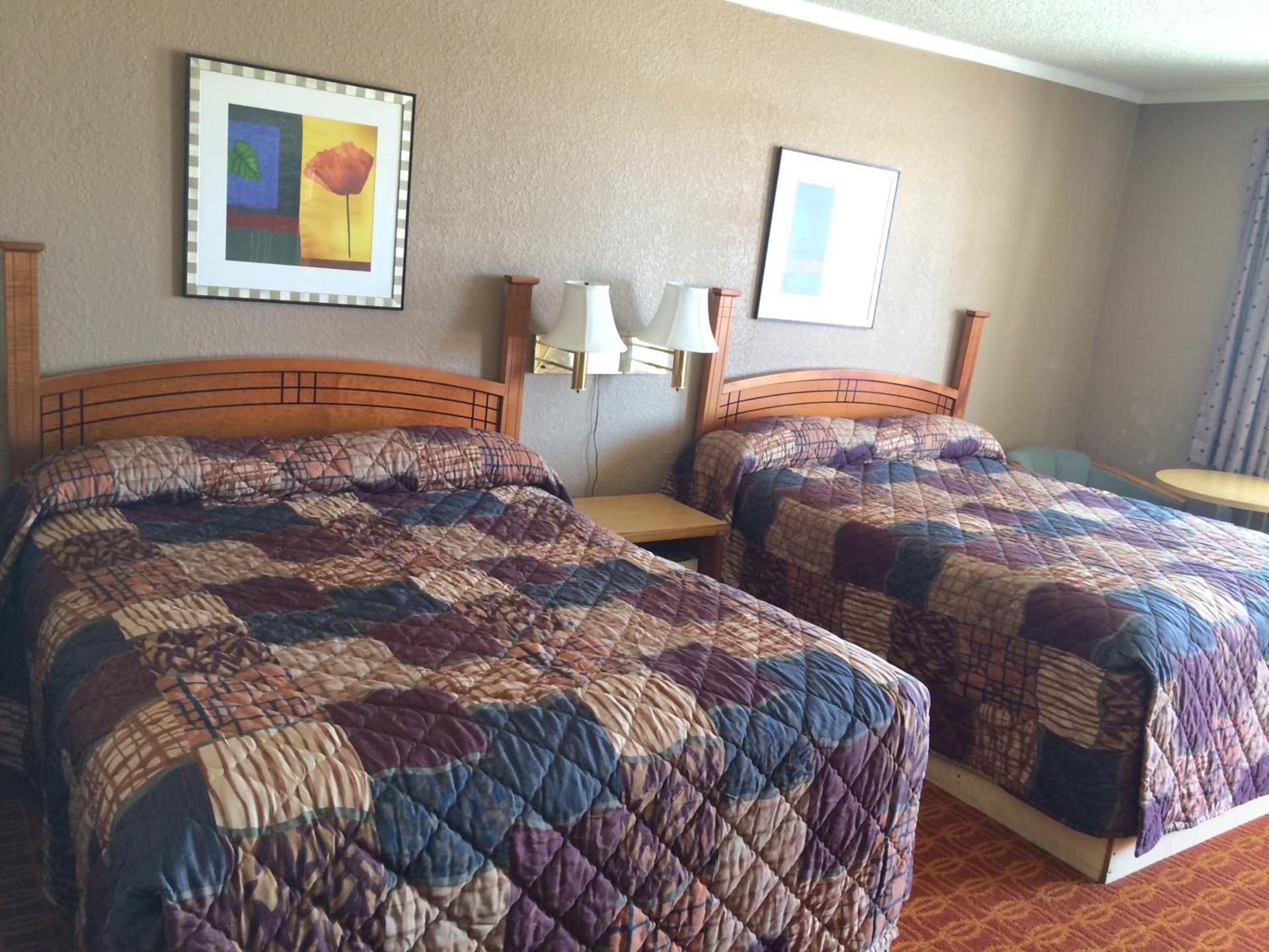 Lake Shore Motel photo 7