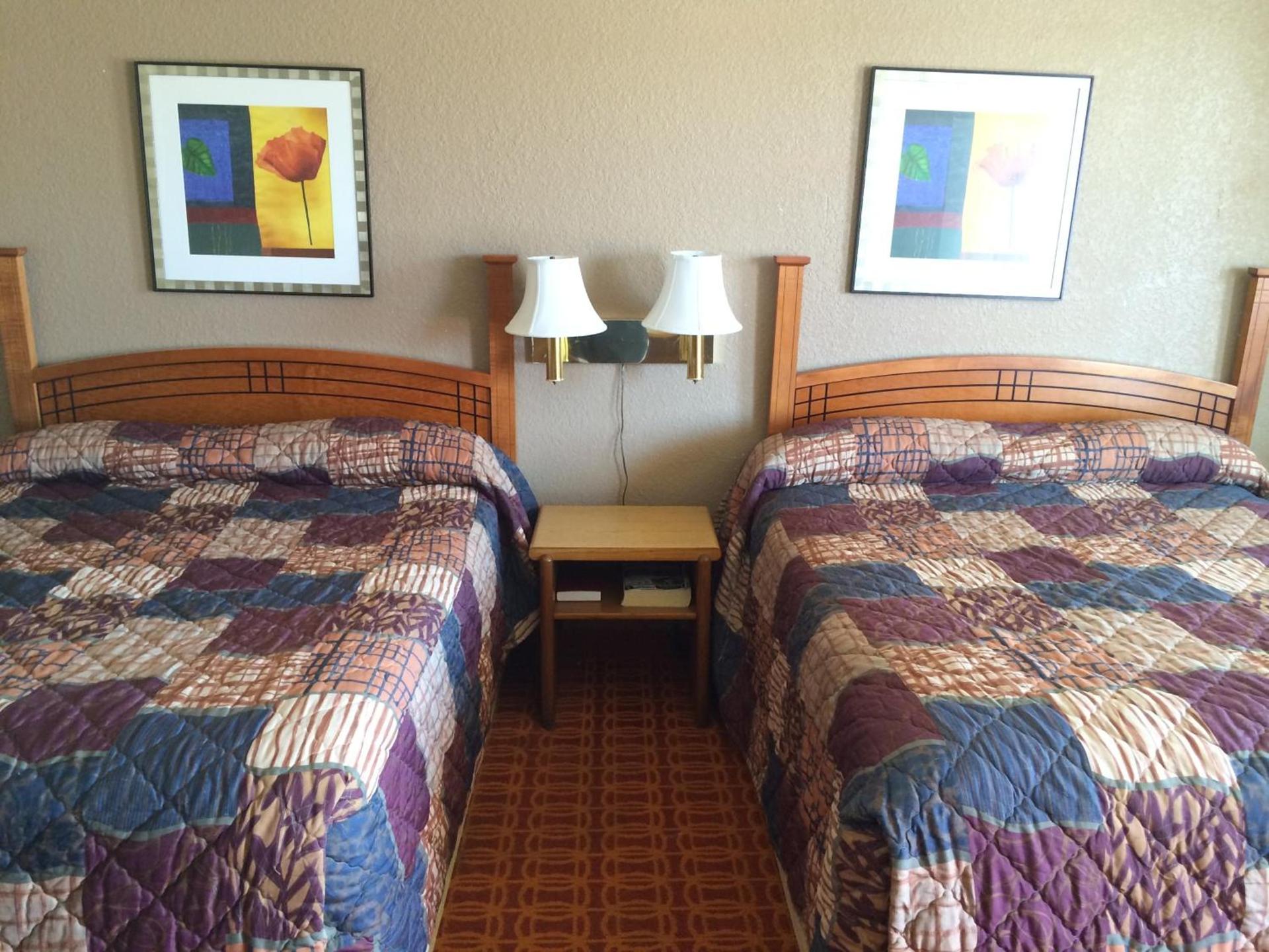 Lake Shore Motel photo 8