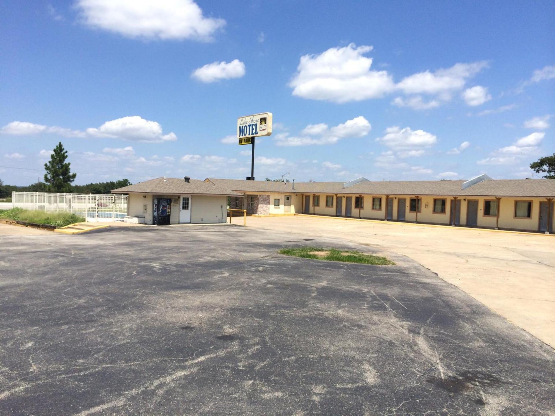 Lake Shore Motel photo 9
