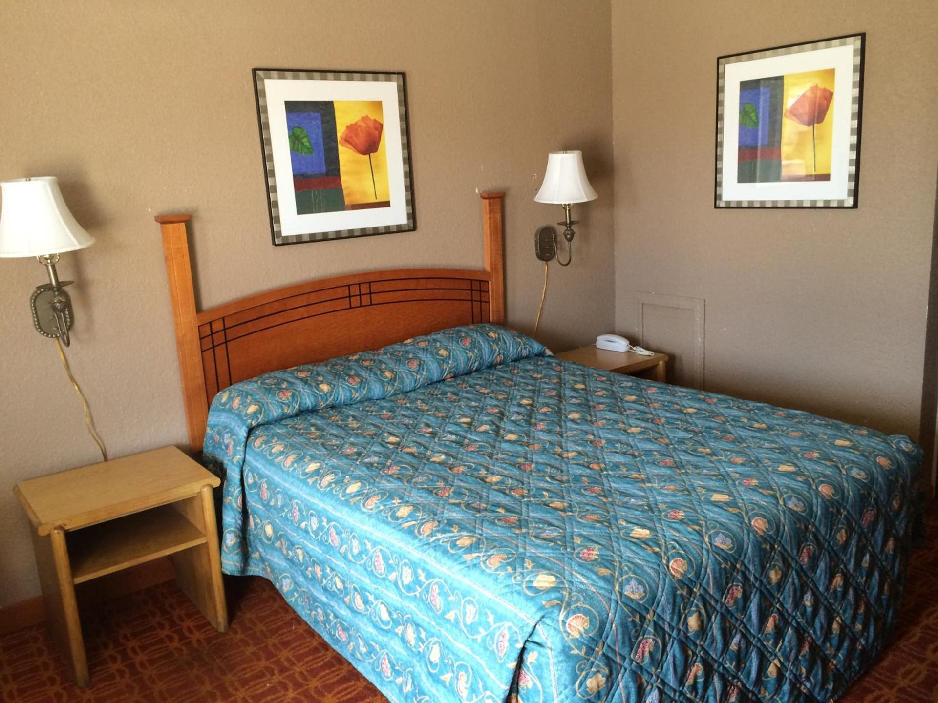 Lake Shore Motel photo 16