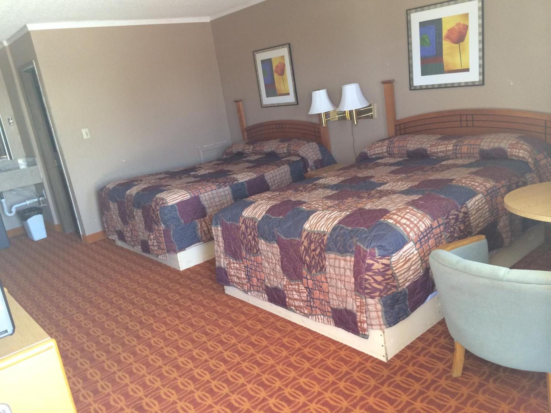 Lake Shore Motel photo 22