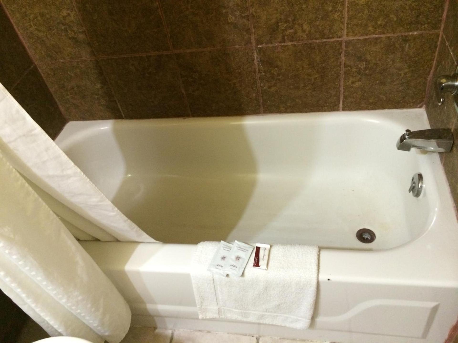 Lake Shore Motel photo 25