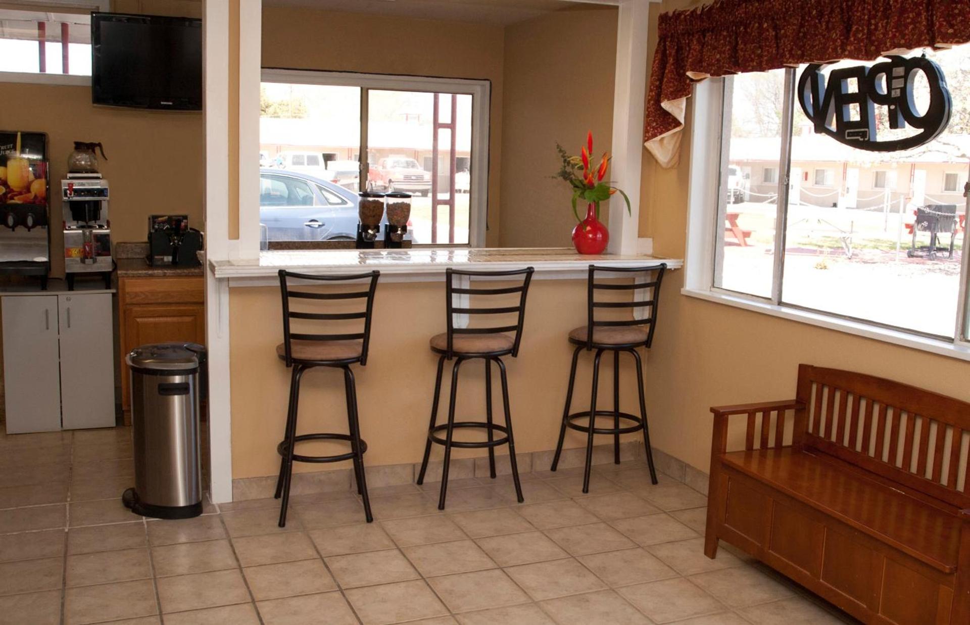 Budget Inn & Suites Colby photo 16