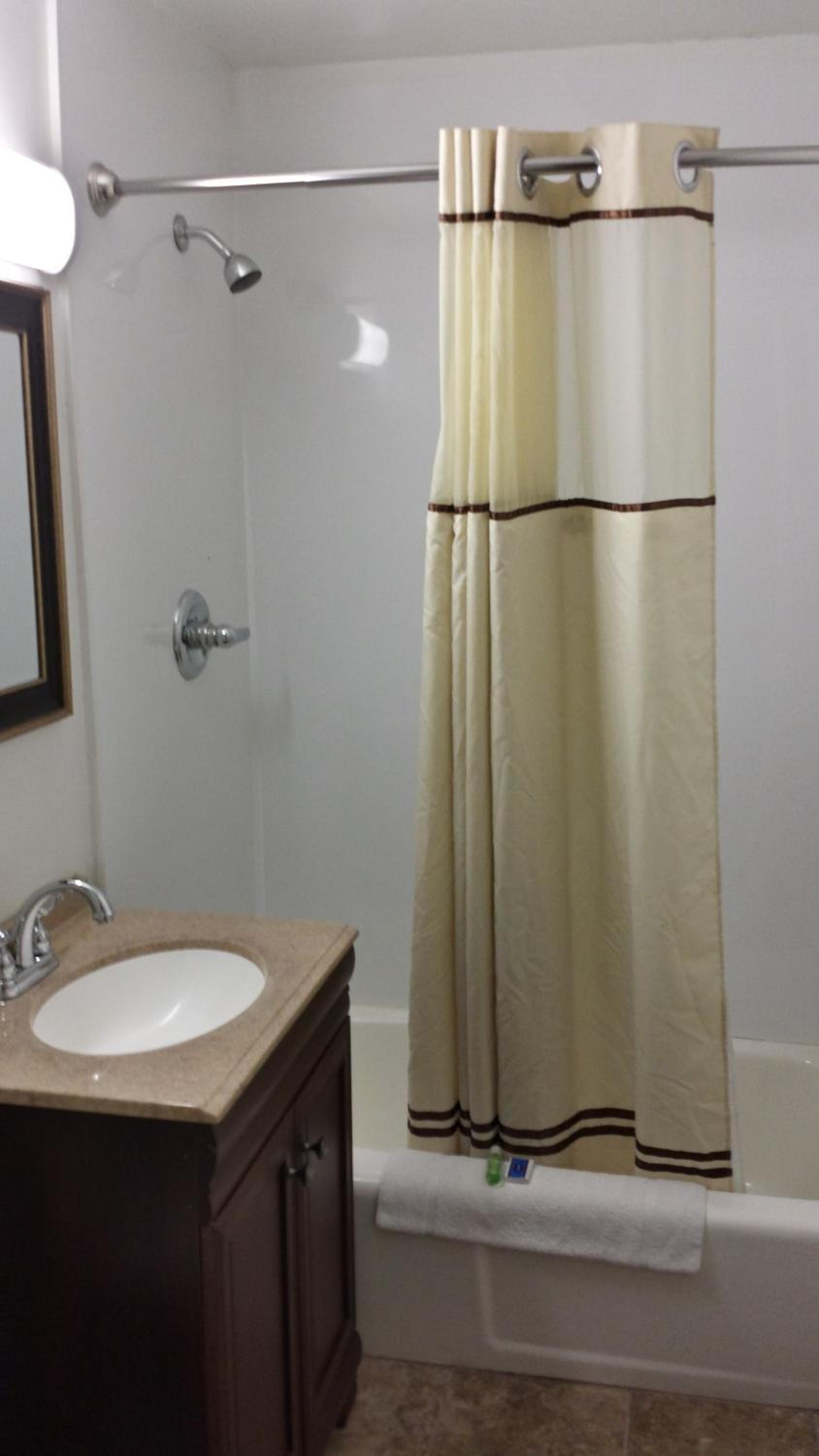 Budget Inn Fairport photo 25