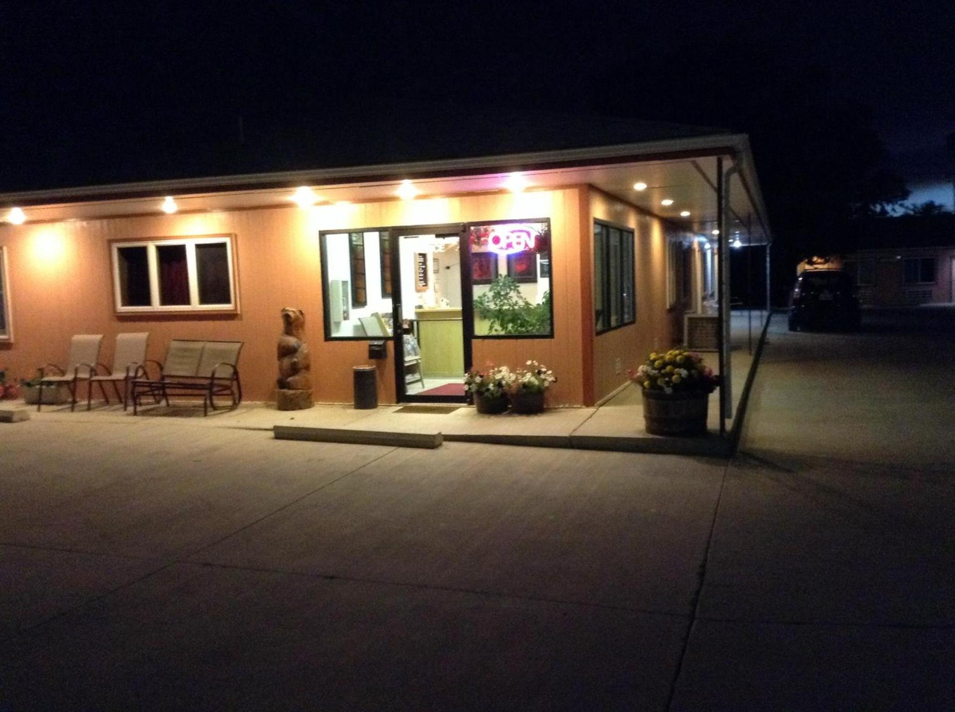 Wheels Motel photo 41