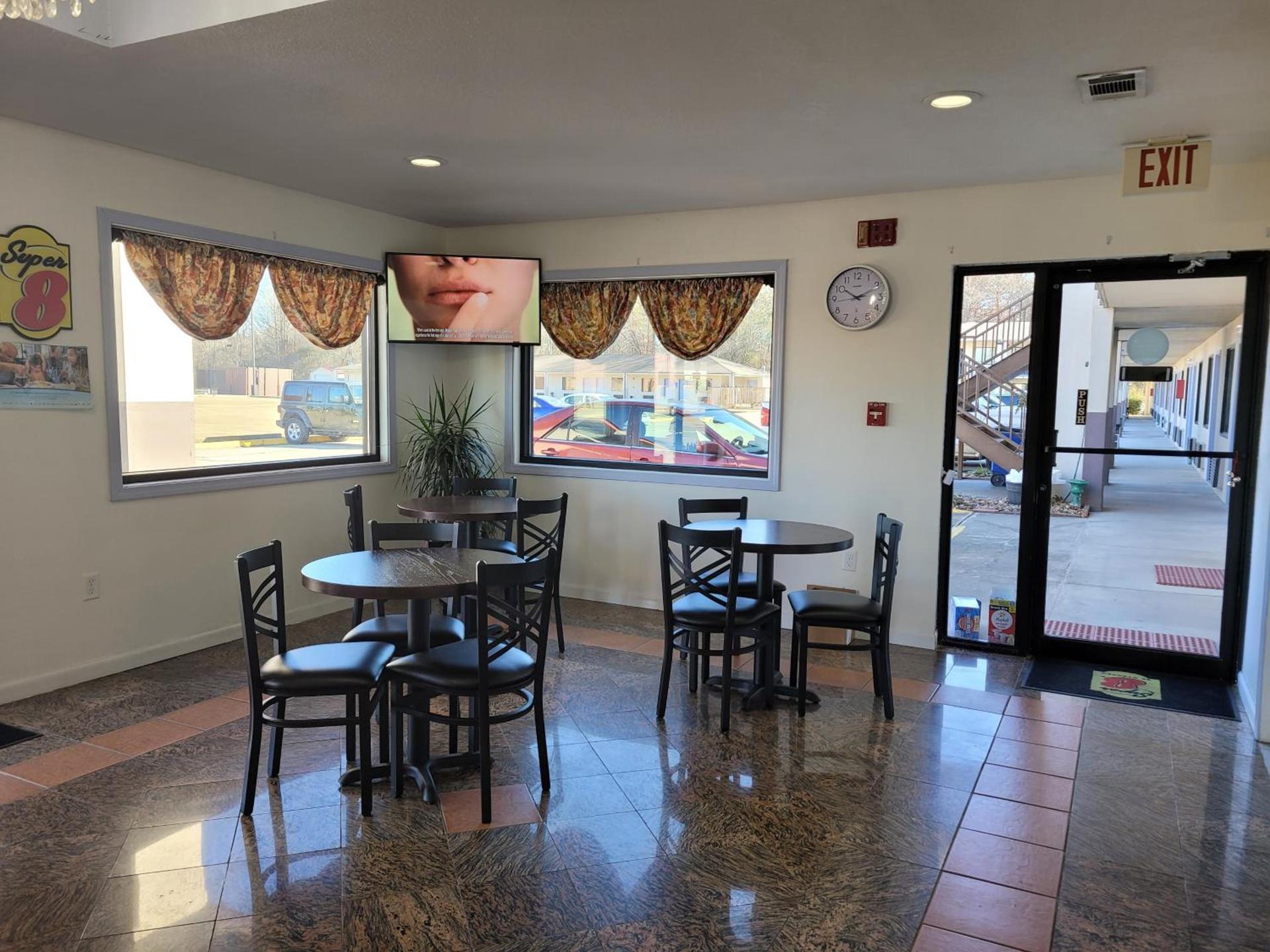 Super 8 by Wyndham Arkadelphia Caddo Valley Area photo 13