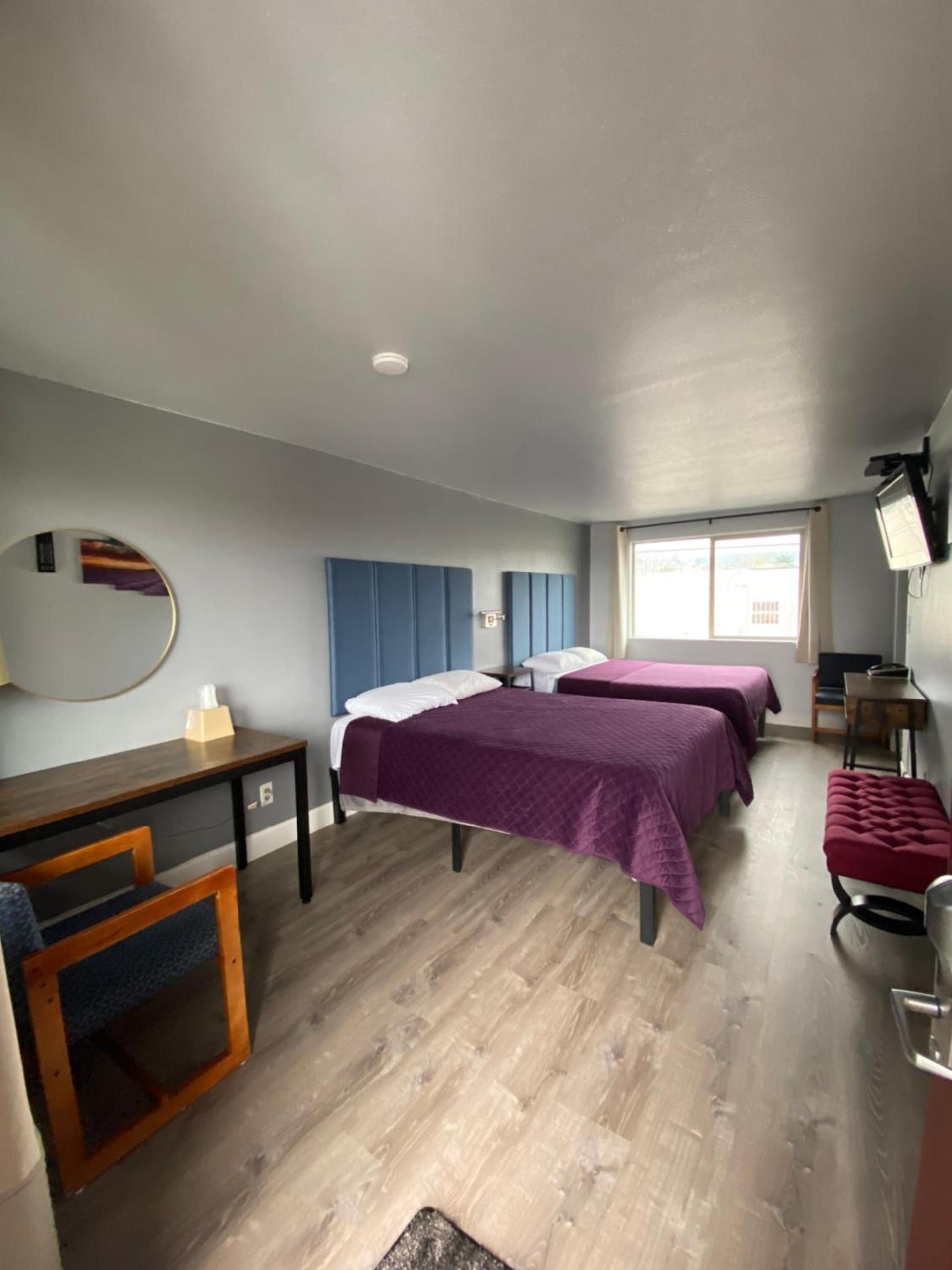 Aircrest Motel photo 14