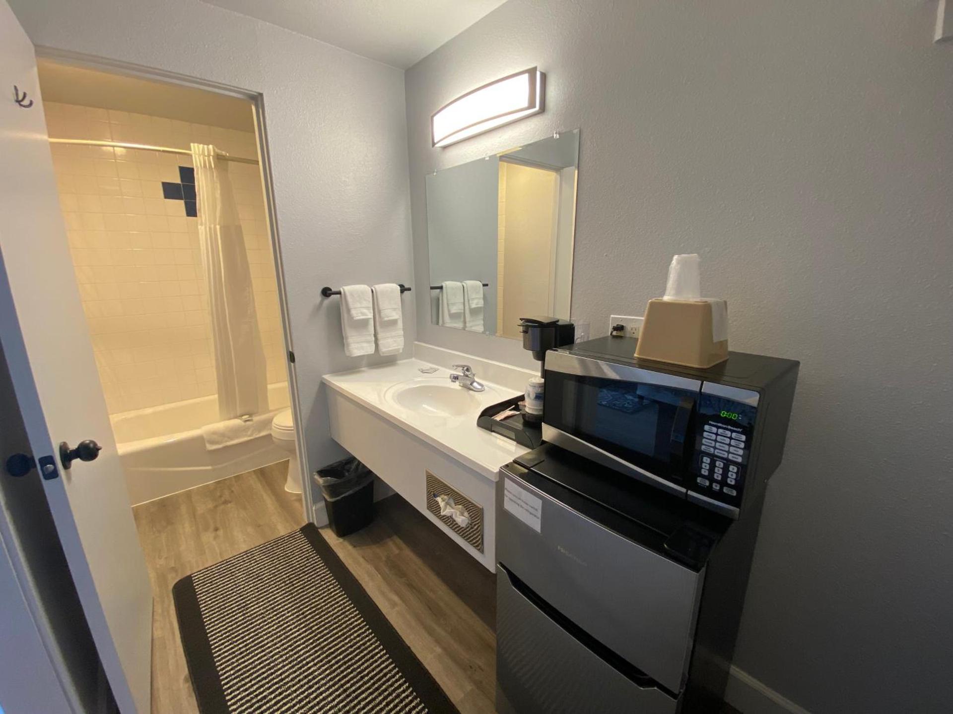 Aircrest Motel photo 19