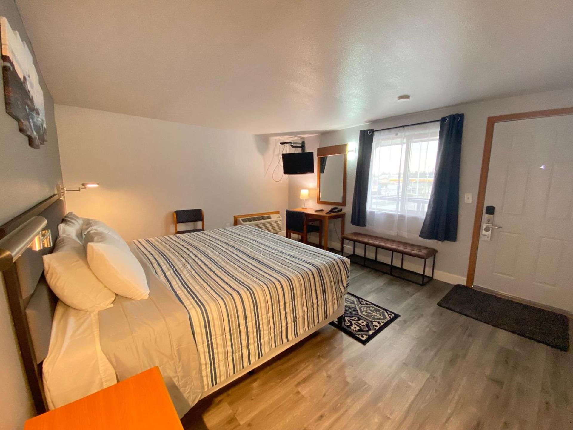 Aircrest Motel photo 20