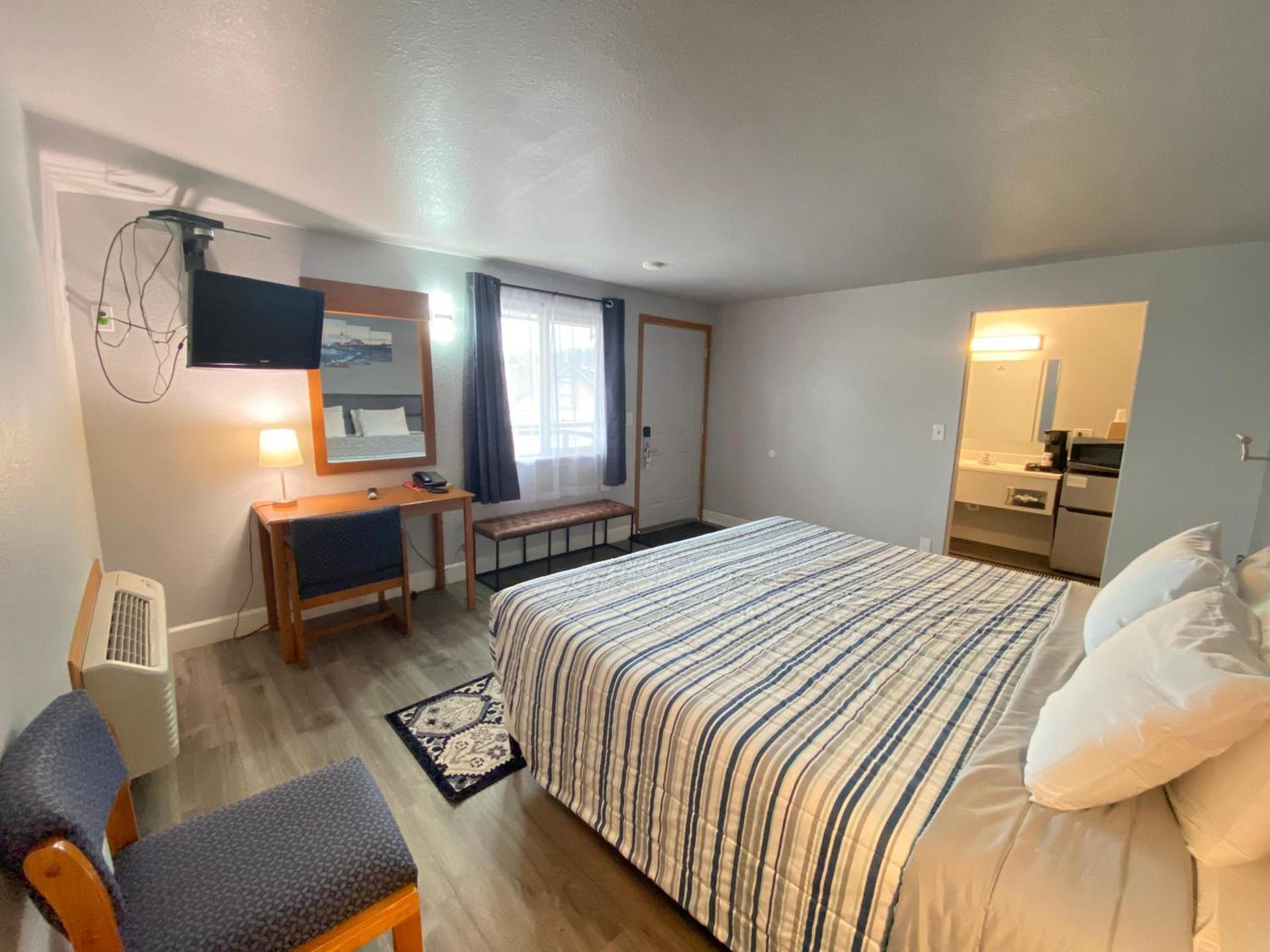 Aircrest Motel photo 37