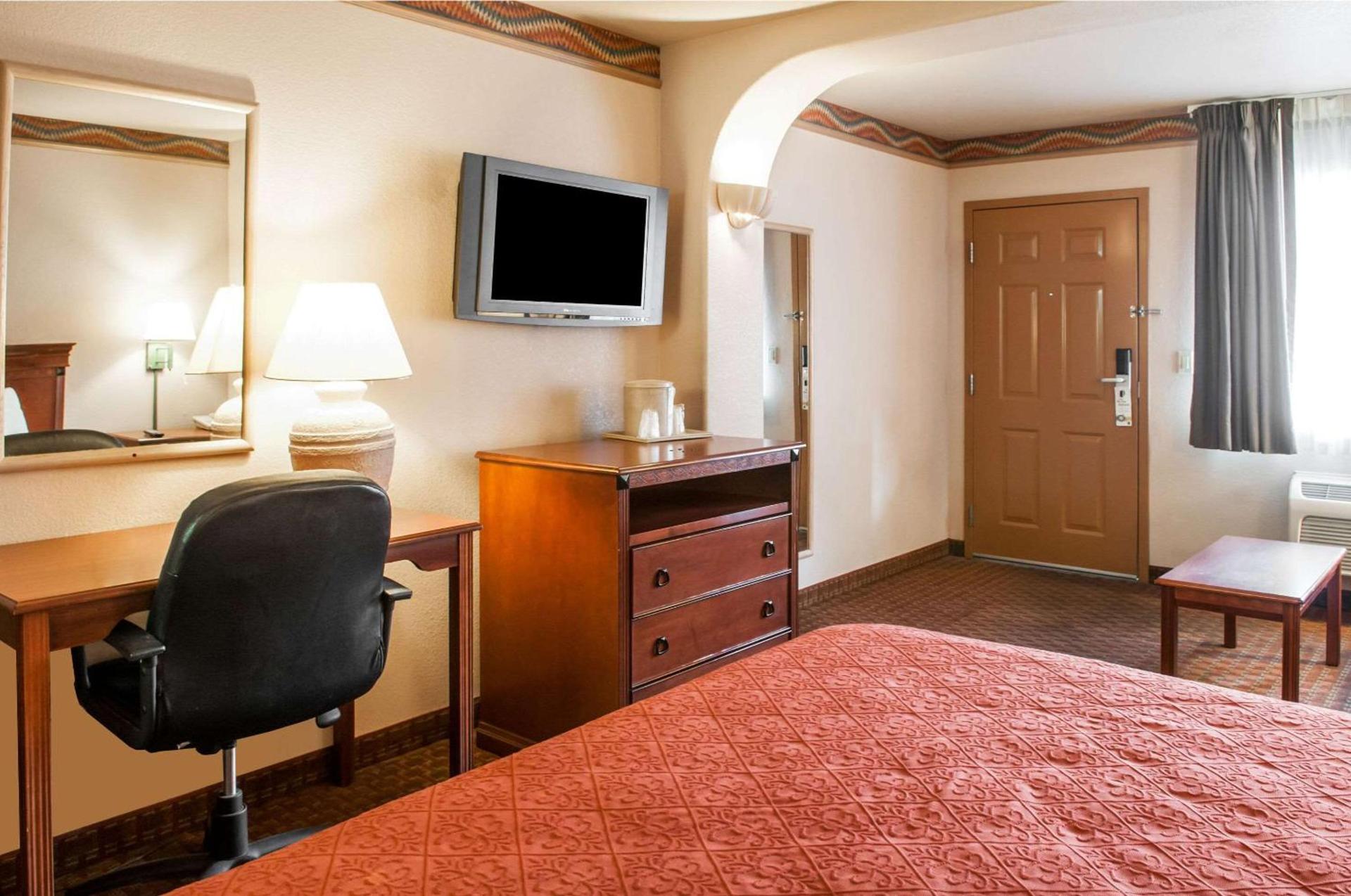 Quality Inn & Suites Las Cruces - University Area photo 16