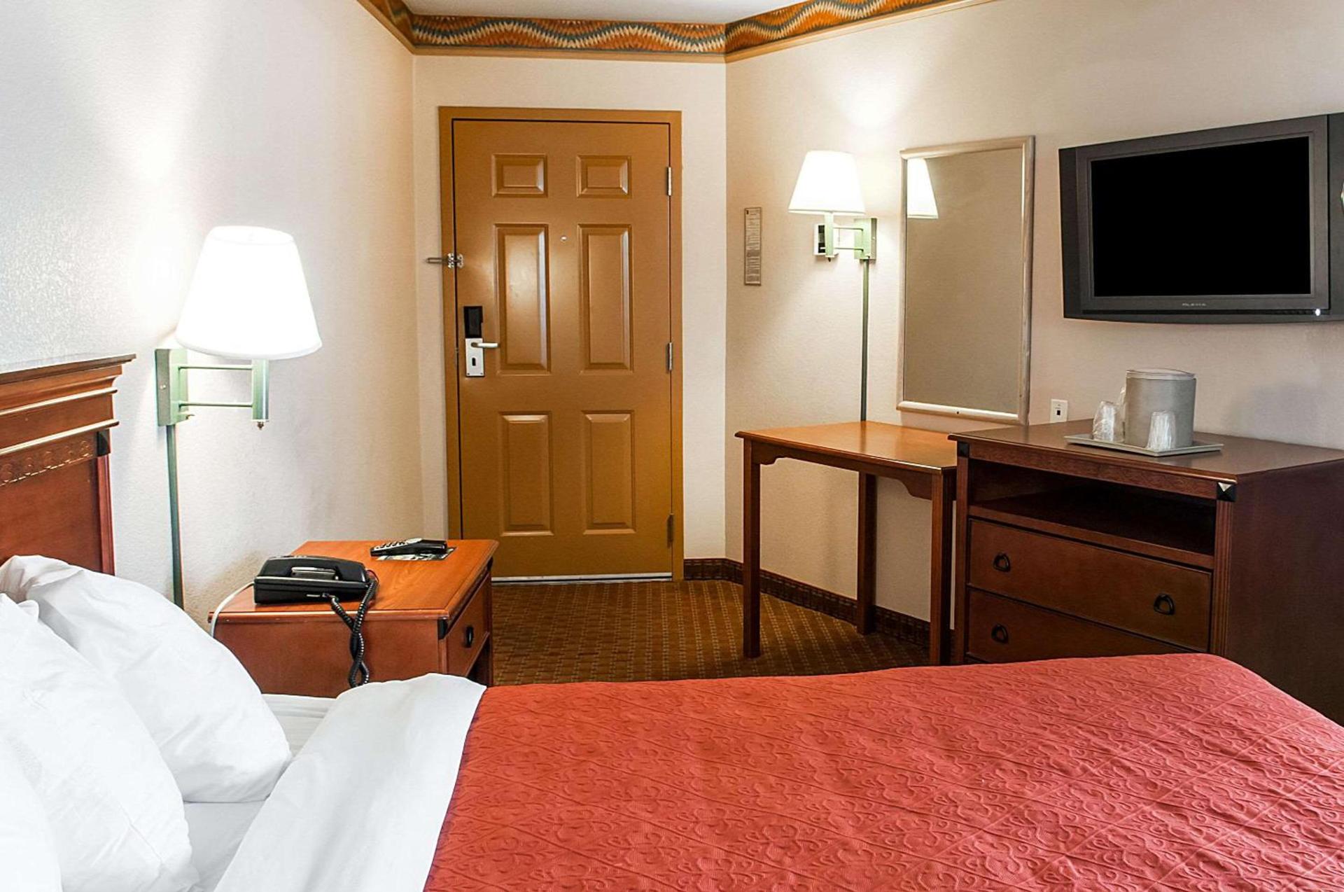 Quality Inn & Suites Las Cruces - University Area photo 2
