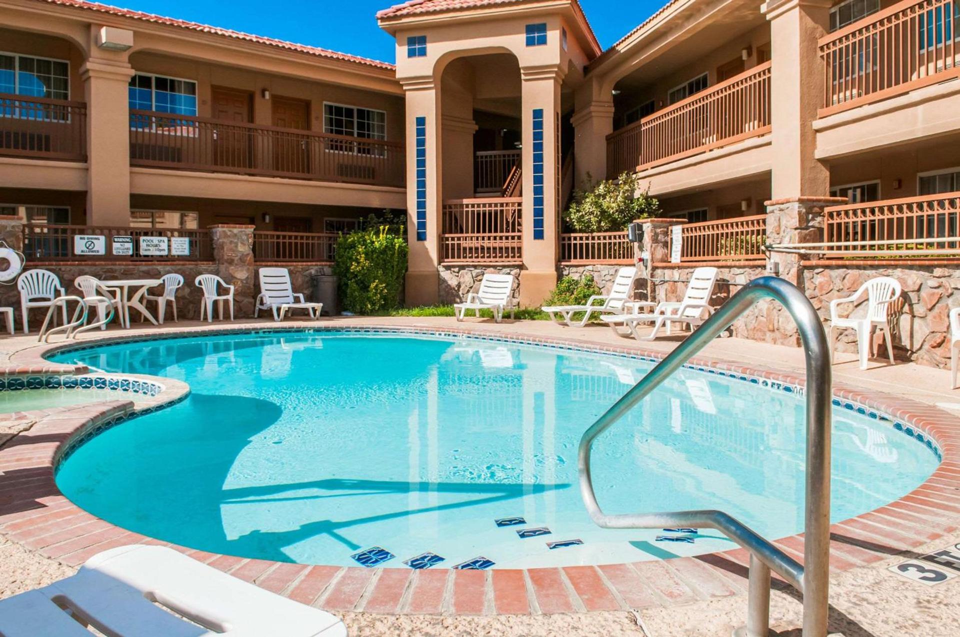 Quality Inn & Suites Las Cruces - University Area photo 4