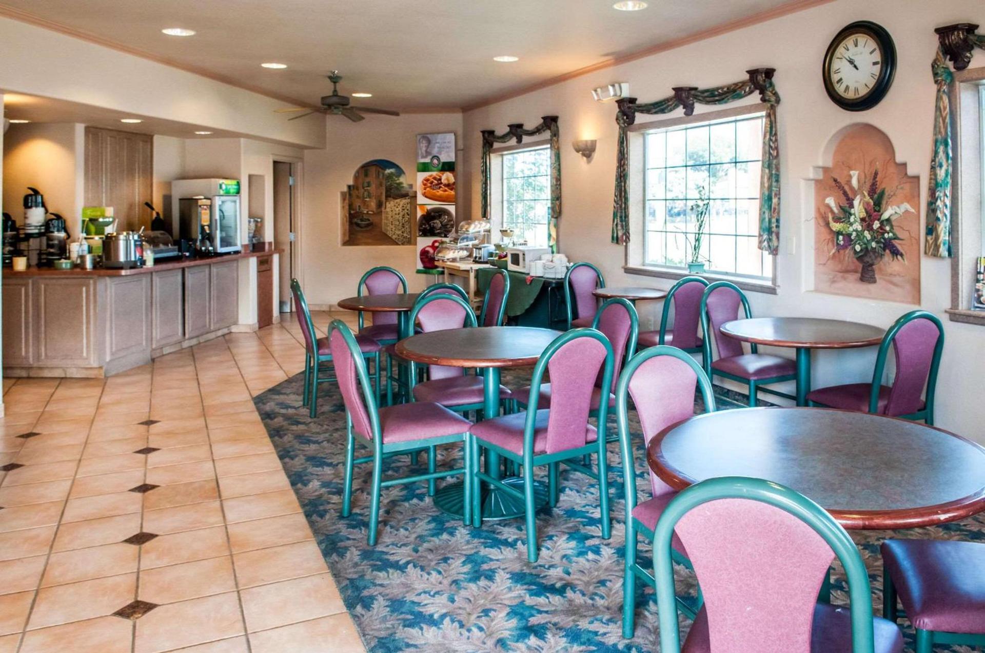 Quality Inn & Suites Las Cruces - University Area photo 8