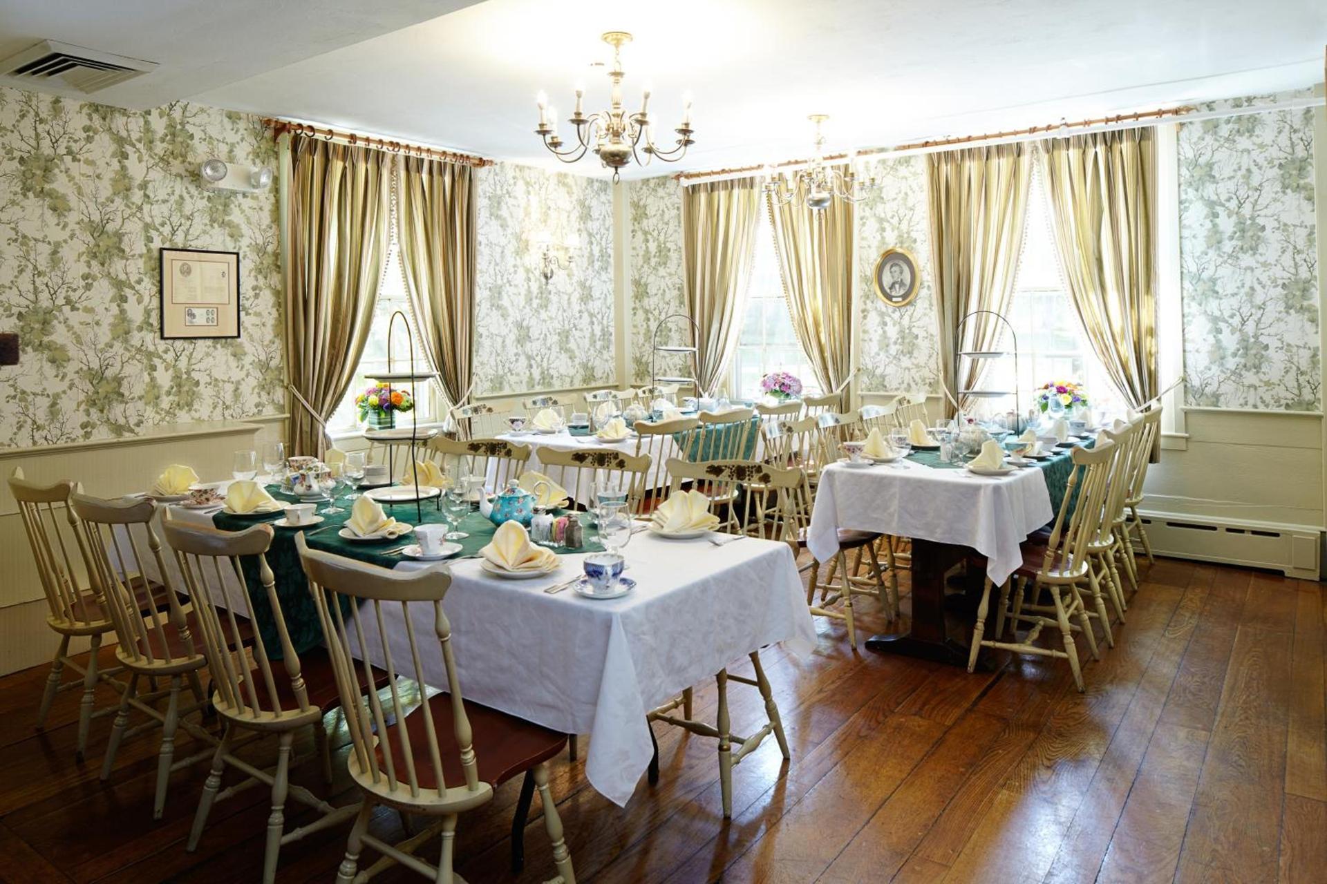 Concord's Colonial Inn photo 2