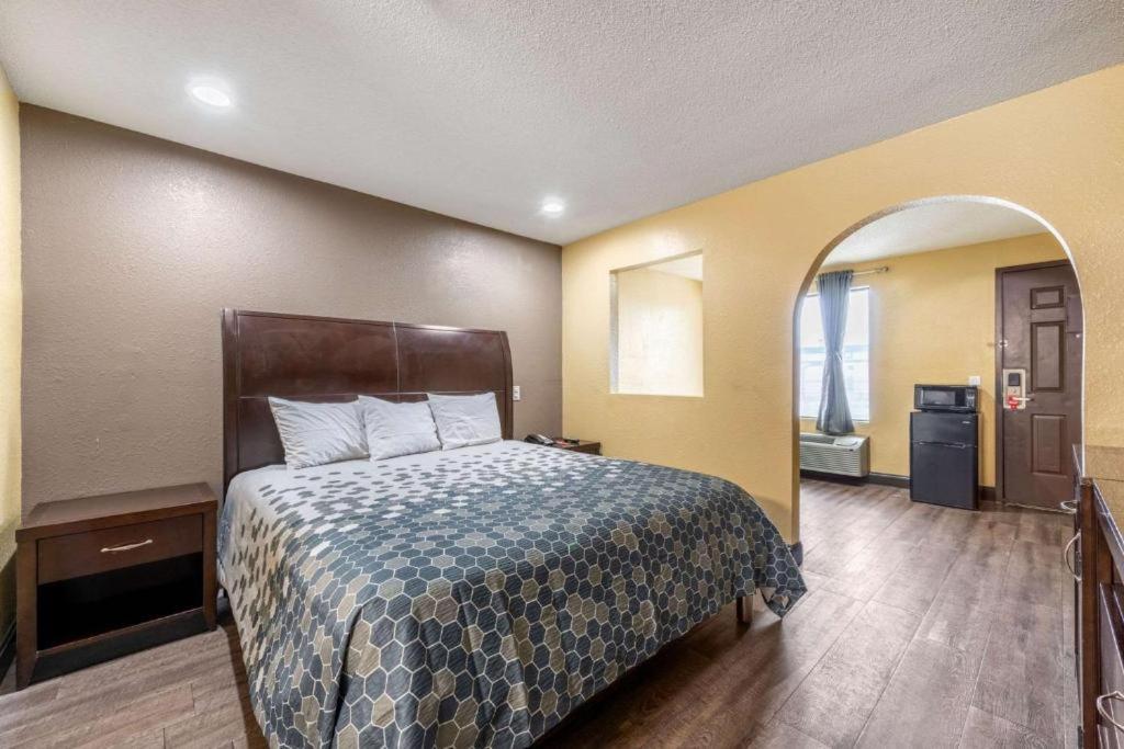 Southern Inn and Suites photo 11