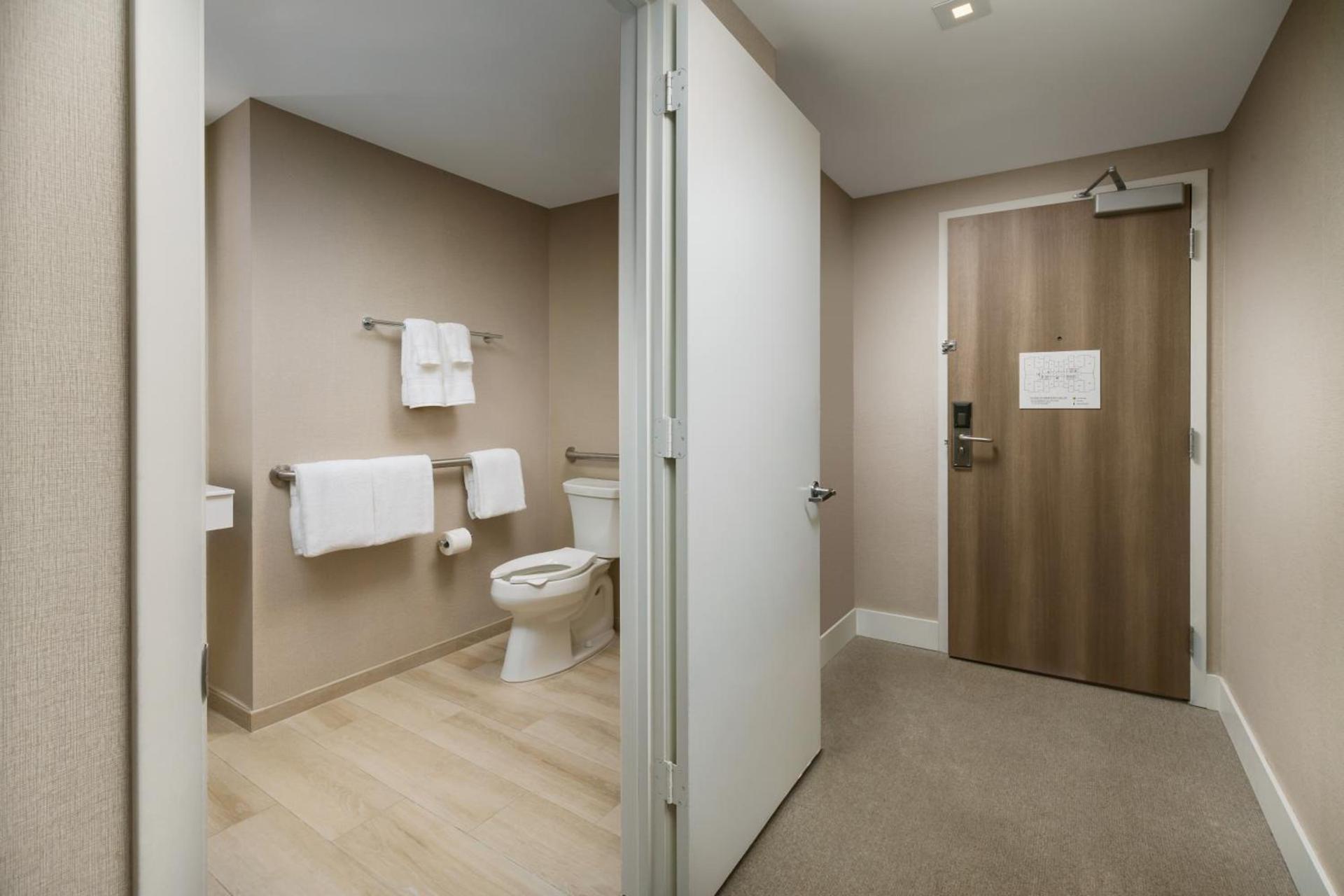 The Altair Bay Harbor Hotel photo 22