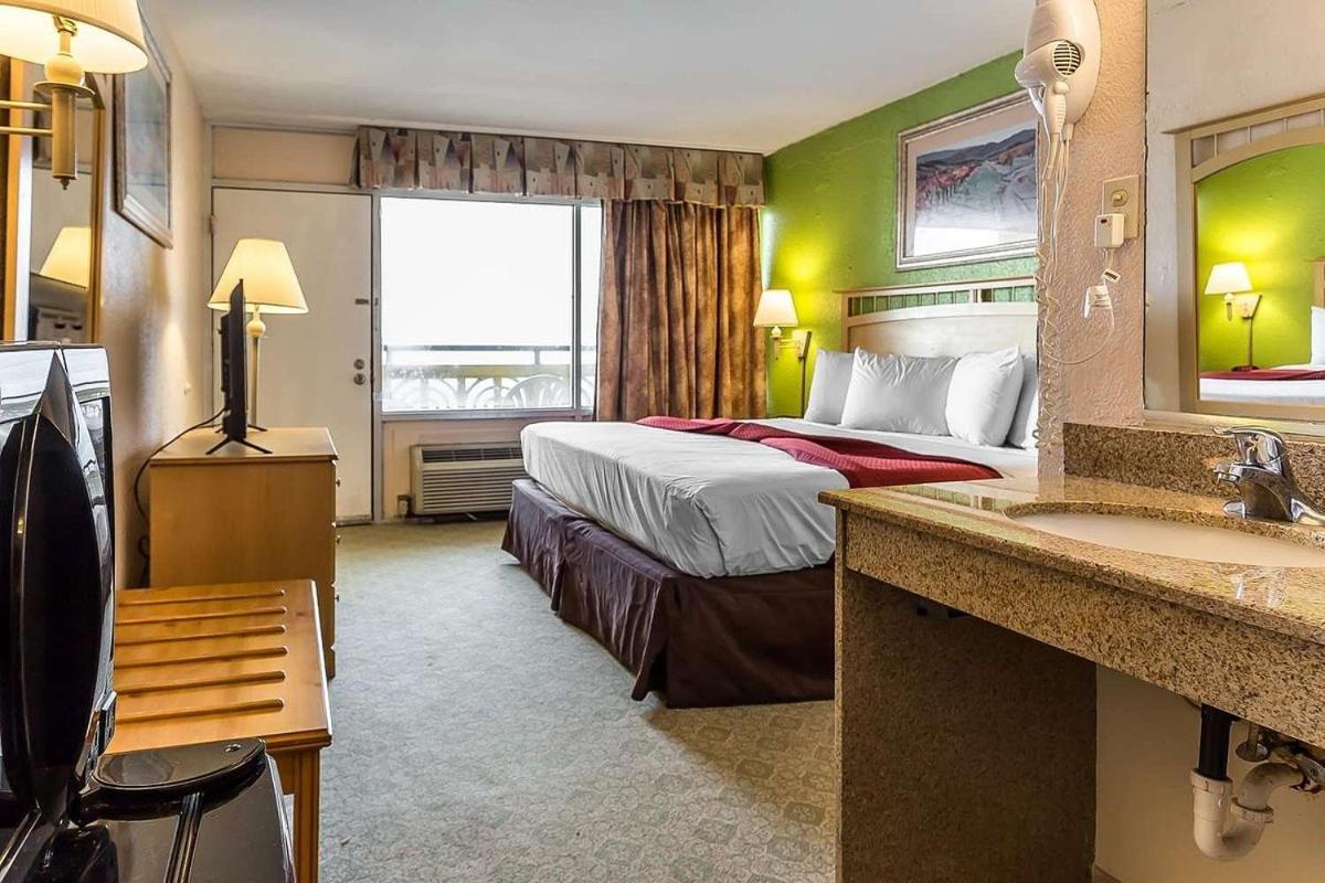 South Bay INN photo 2